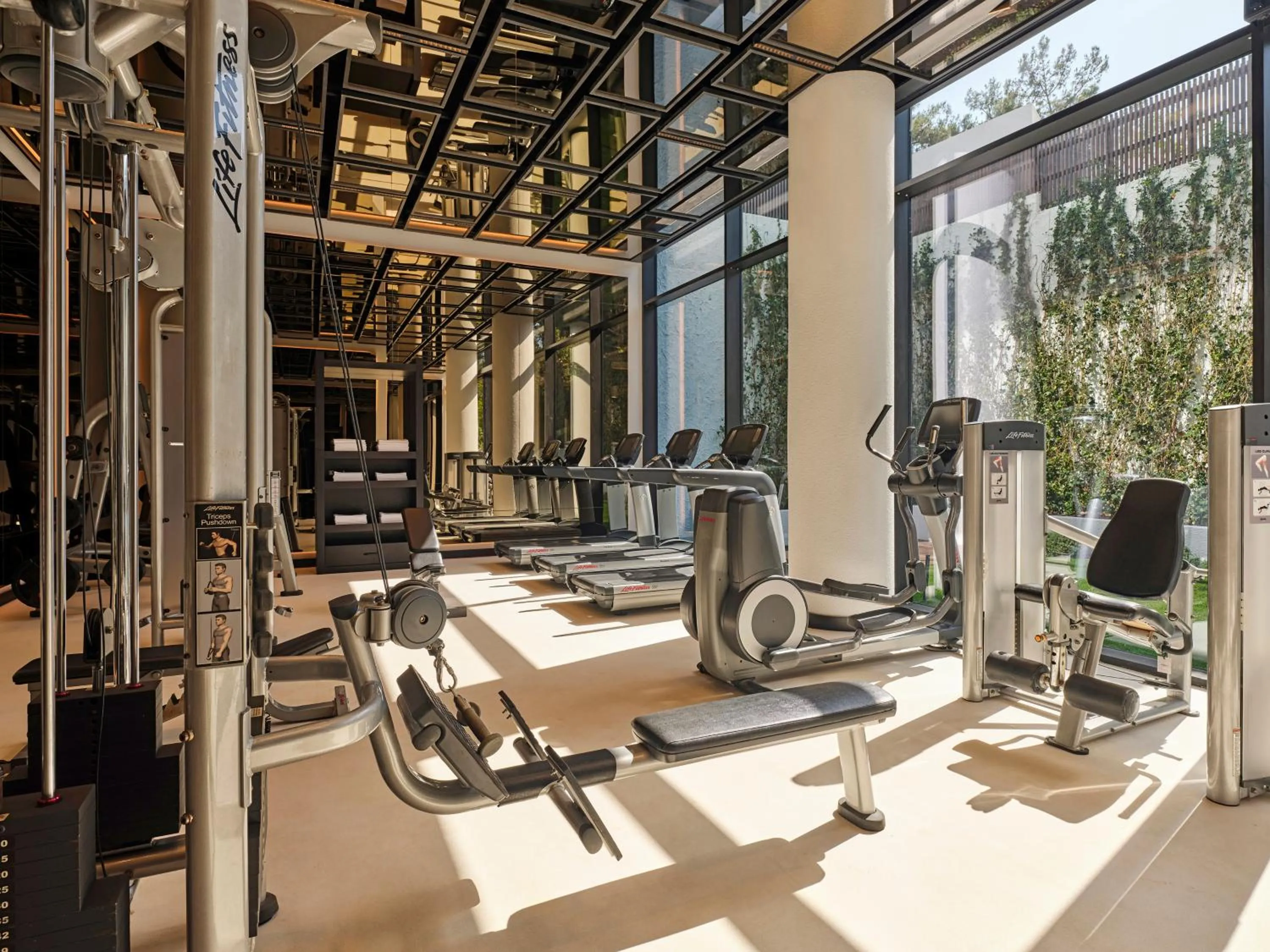 Fitness centre/facilities in Caja by Maxx Royal