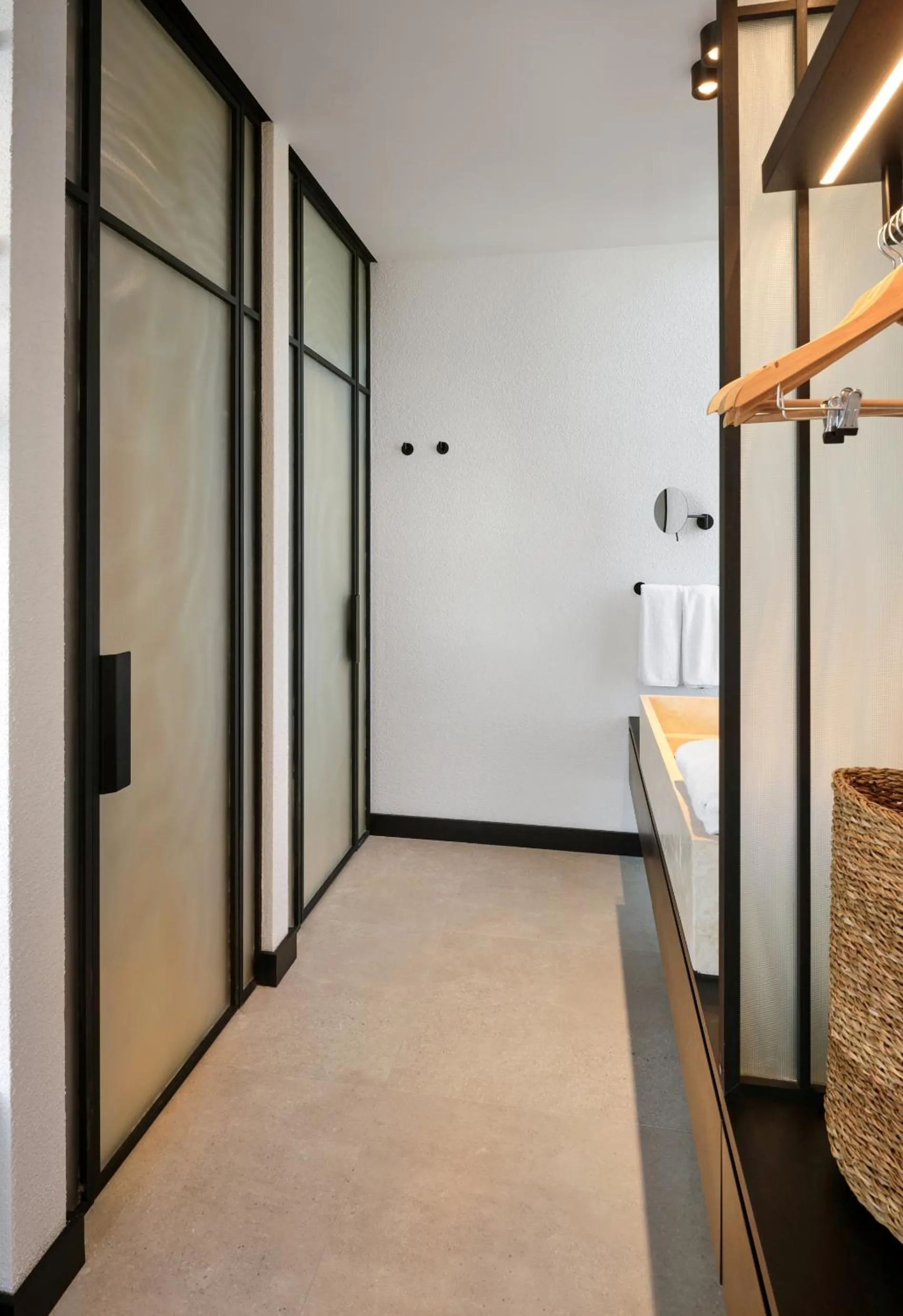 Bathroom, Bed in Caja by Maxx Royal