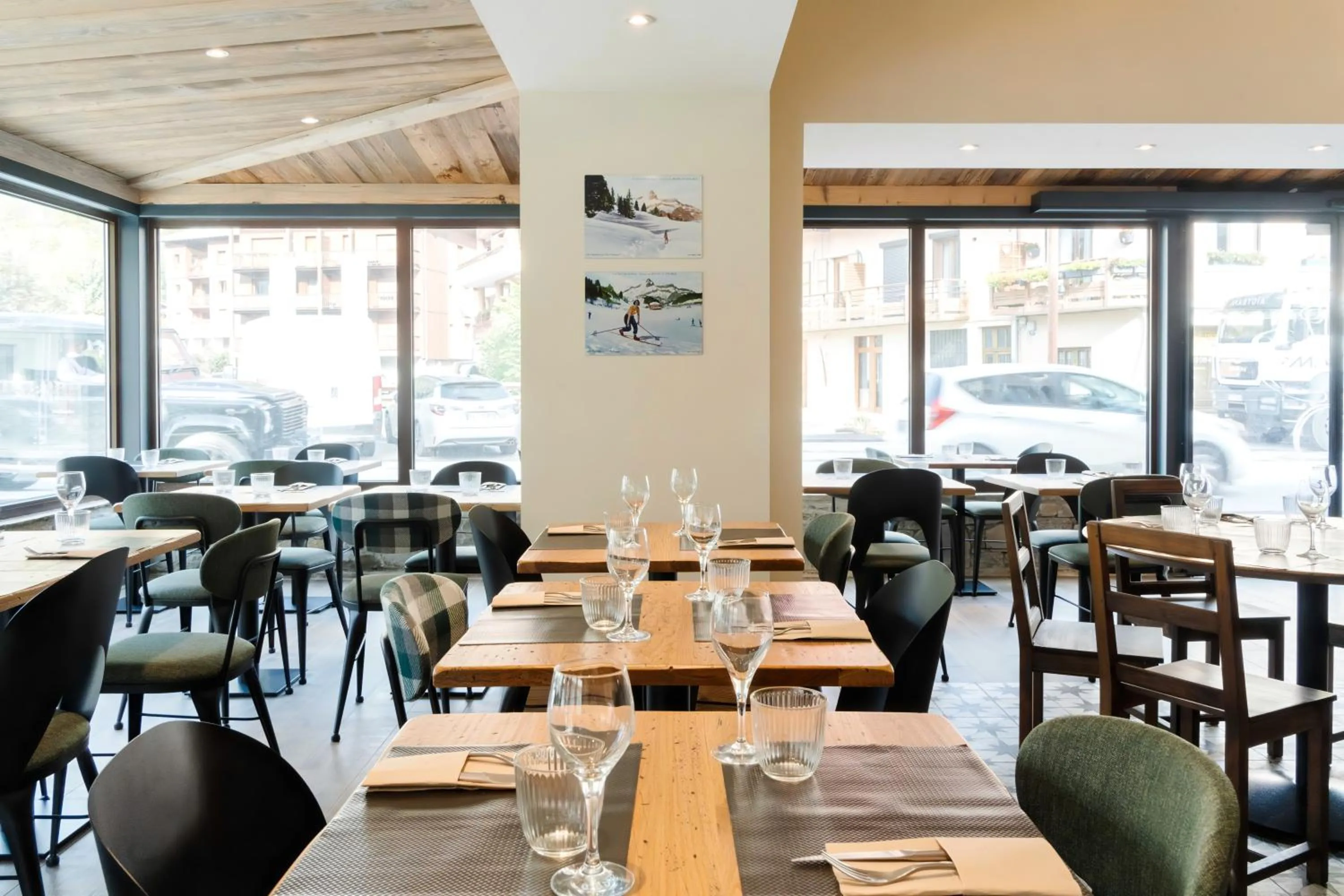 Restaurant/places to eat in Hostellerie du Petit Saint Bernard