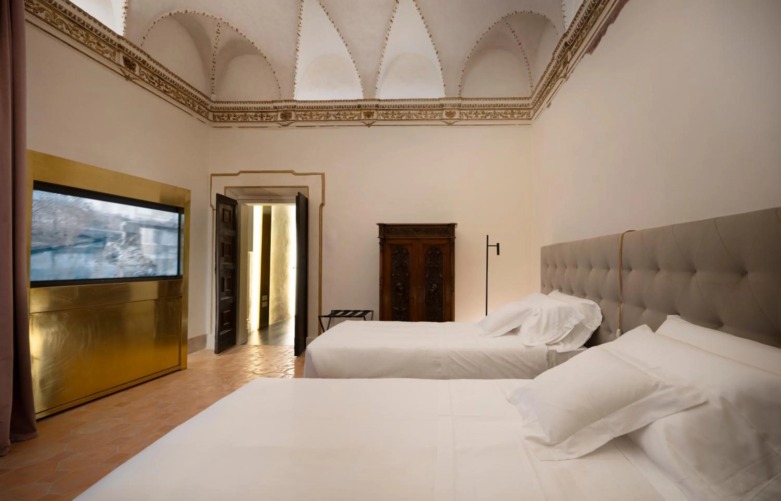 TV and multimedia, Bed in Palazzo Giusti Suites and Spa