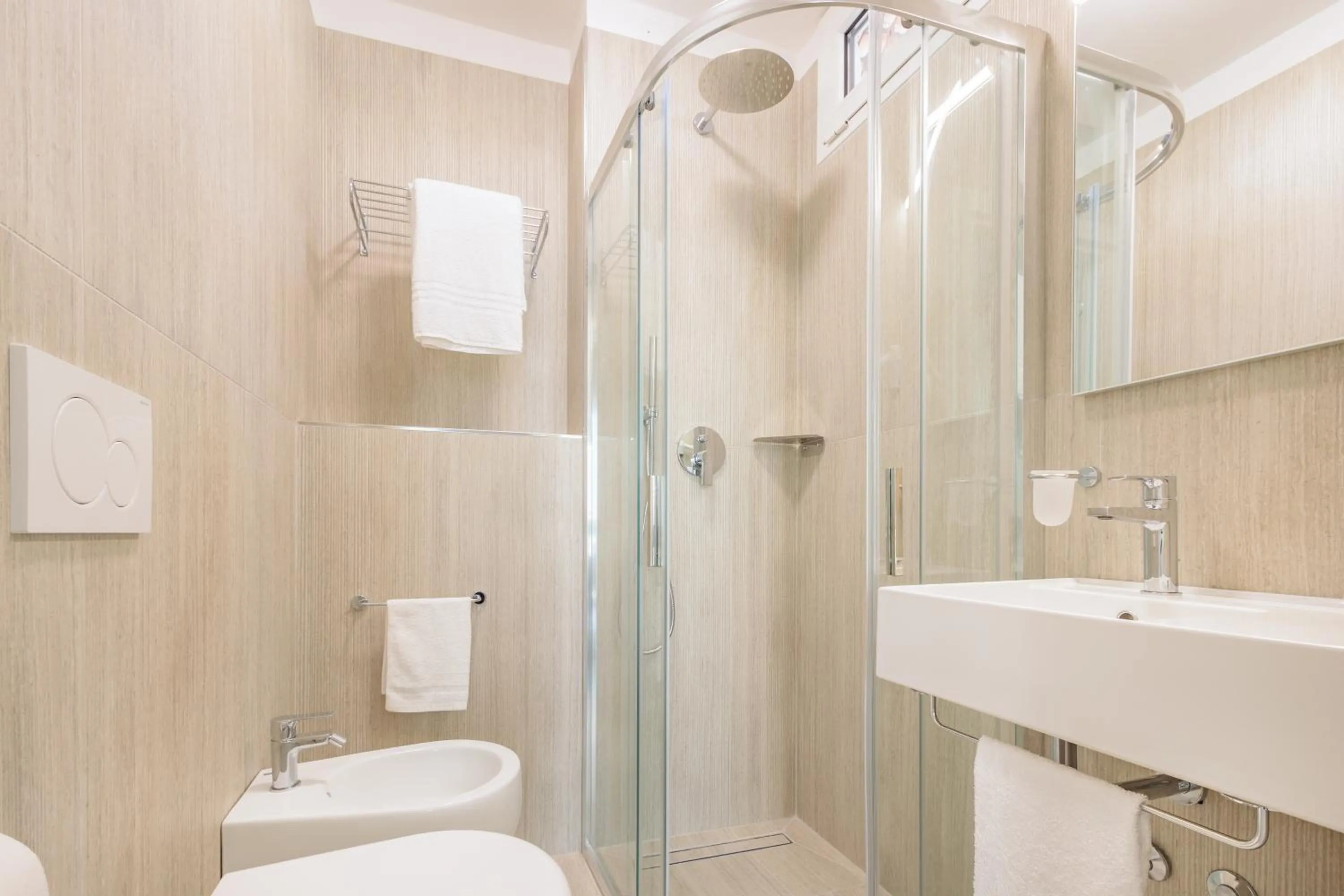 Bathroom in Hotel Centrale Miramare