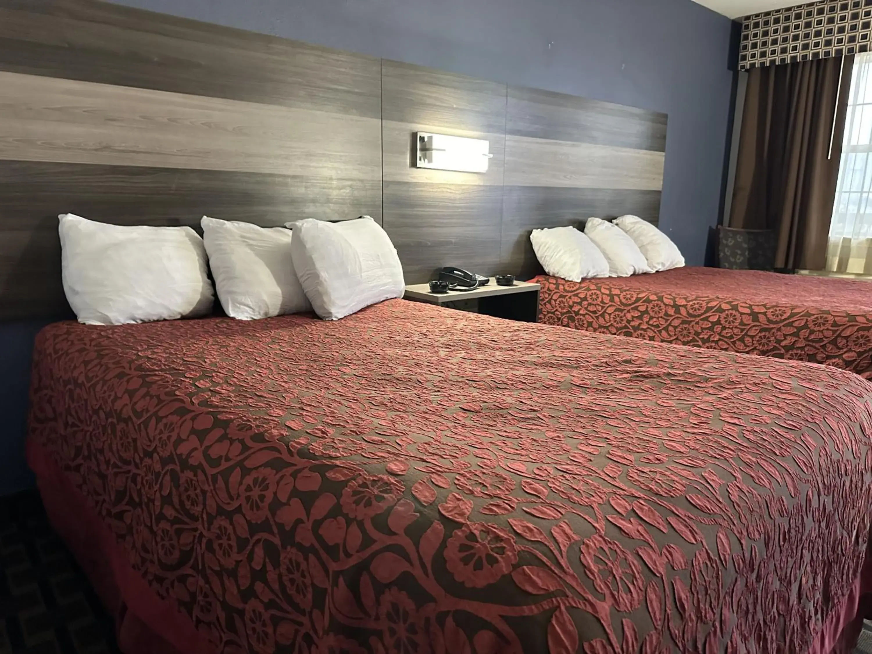 Queen Room - Disability Access in Days Inn by Wyndham Dallas South Queen Room - Disability Access in Days Inn by Wyndham Dallas South