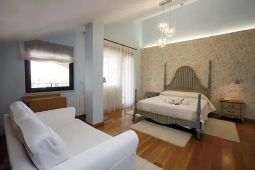 Photo of the whole room in Spa Rural Mies de Rubayo