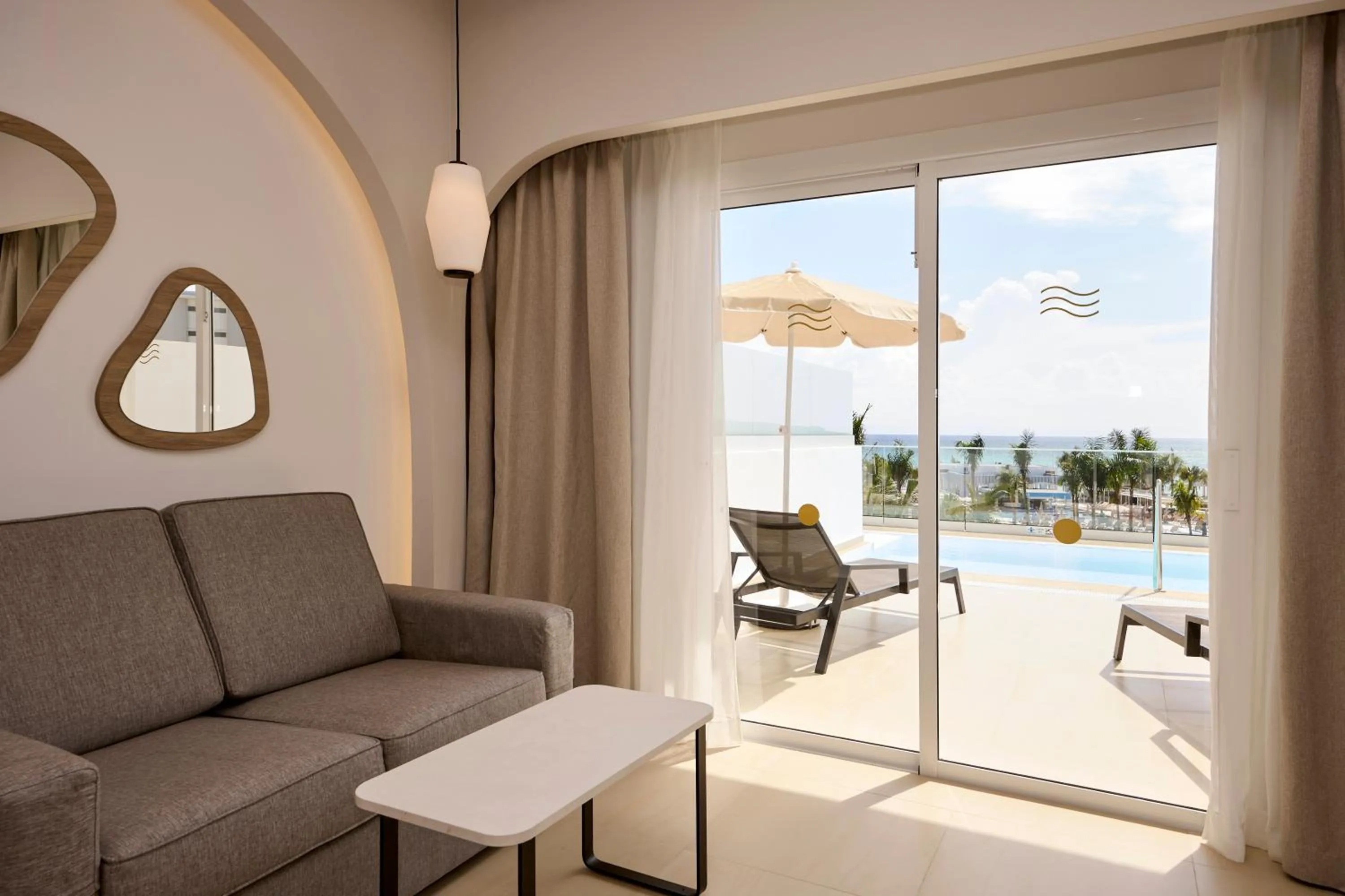 Living room in Riu Palace Aquarelle - All Inclusive