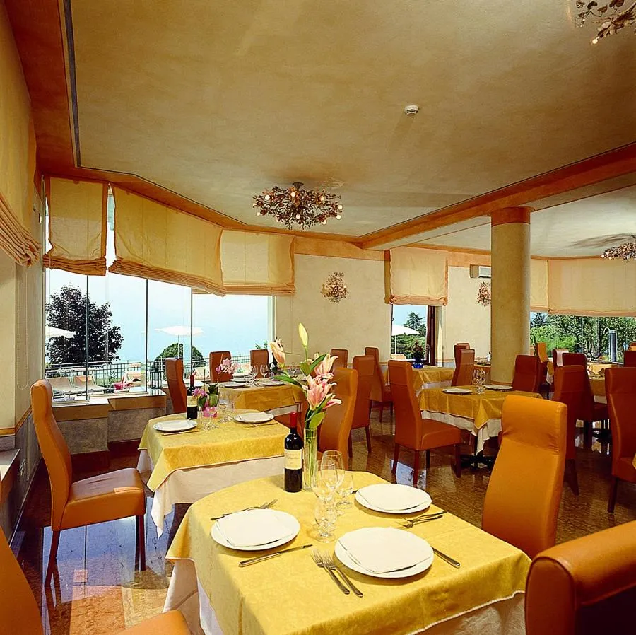 Restaurant/places to eat in Albergo Sole