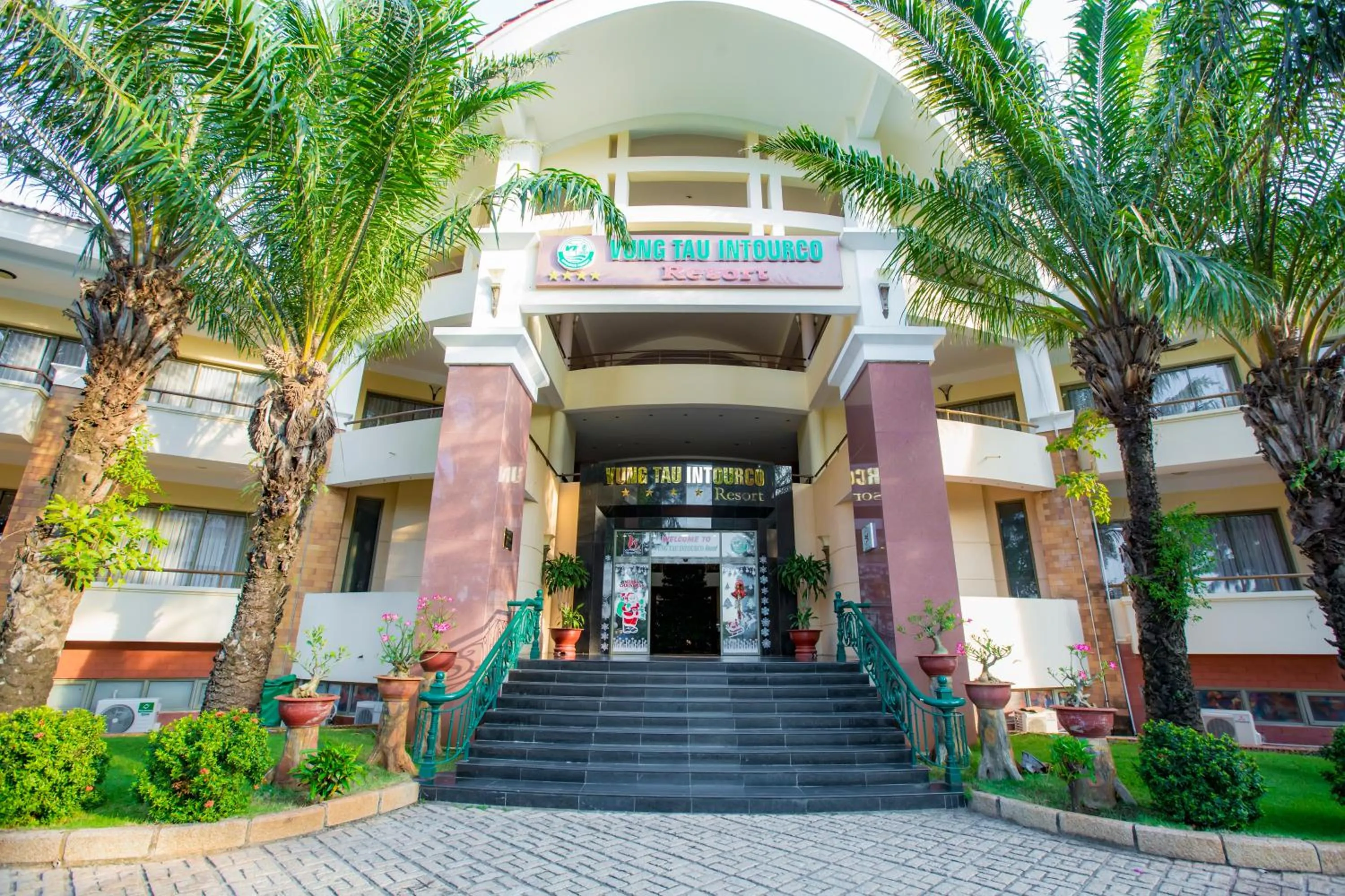 Facade/entrance in Vung Tau Intourco Resort