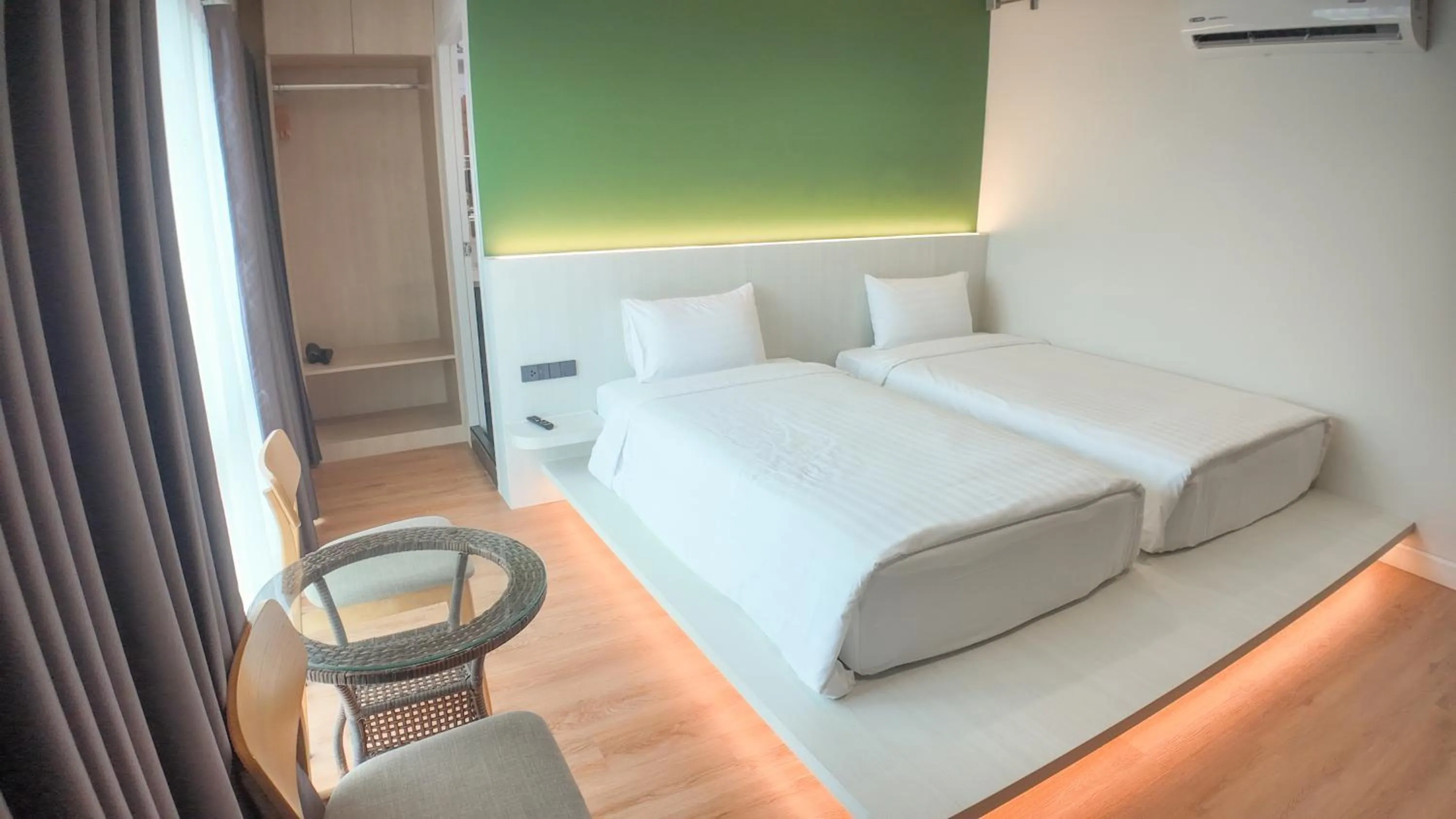 Superior Twin Room with City View in V1 boutique hotel