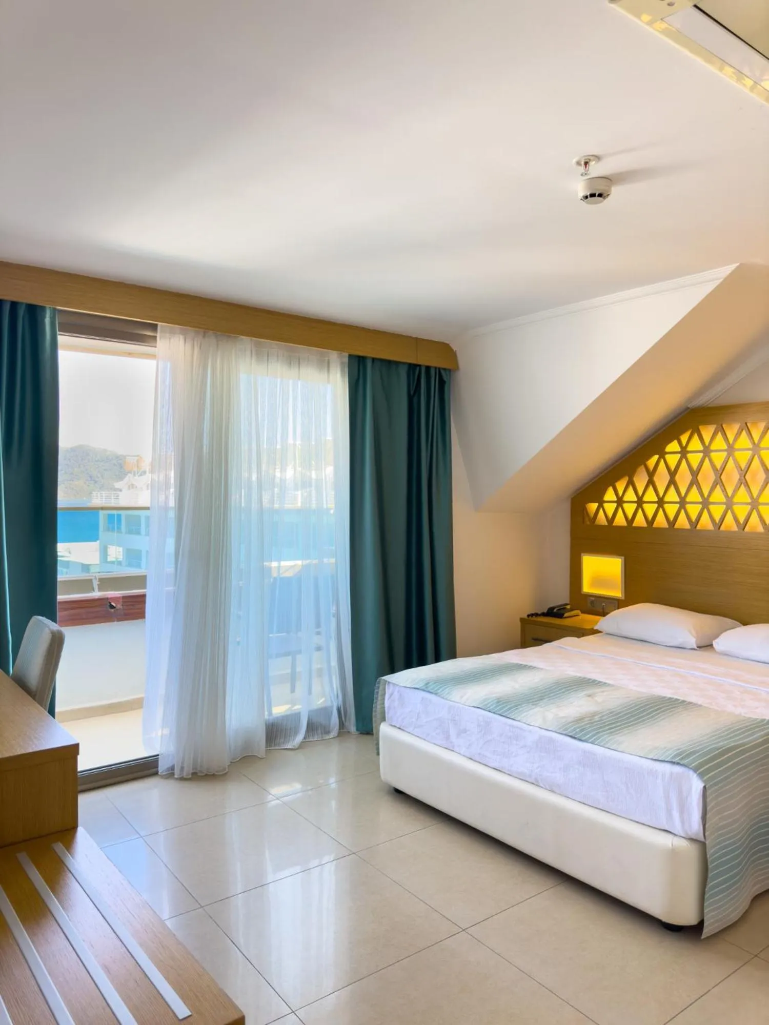 Photo of the whole room in Aurasia Design Hotel