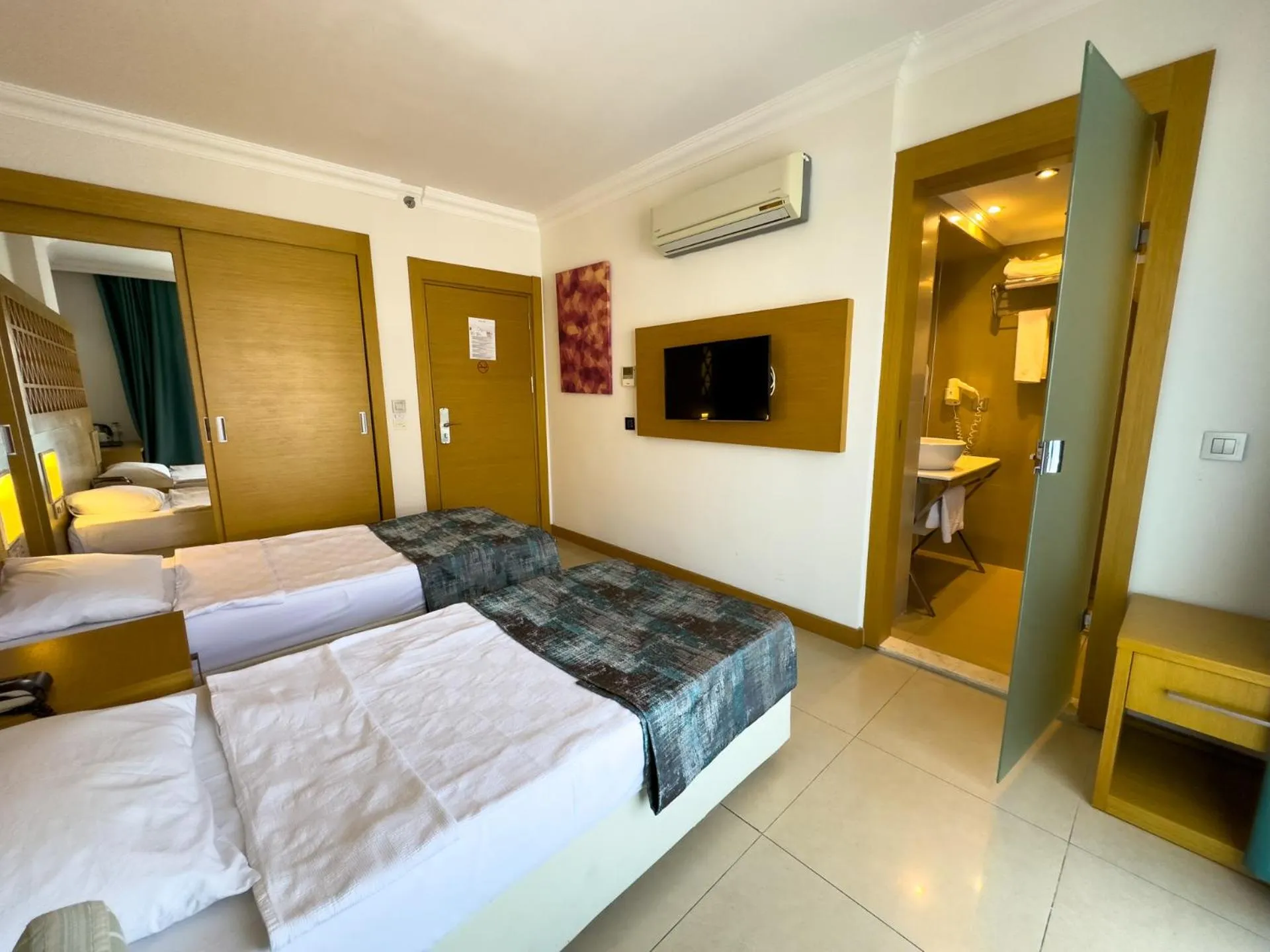 Photo of the whole room in Aurasia Design Hotel