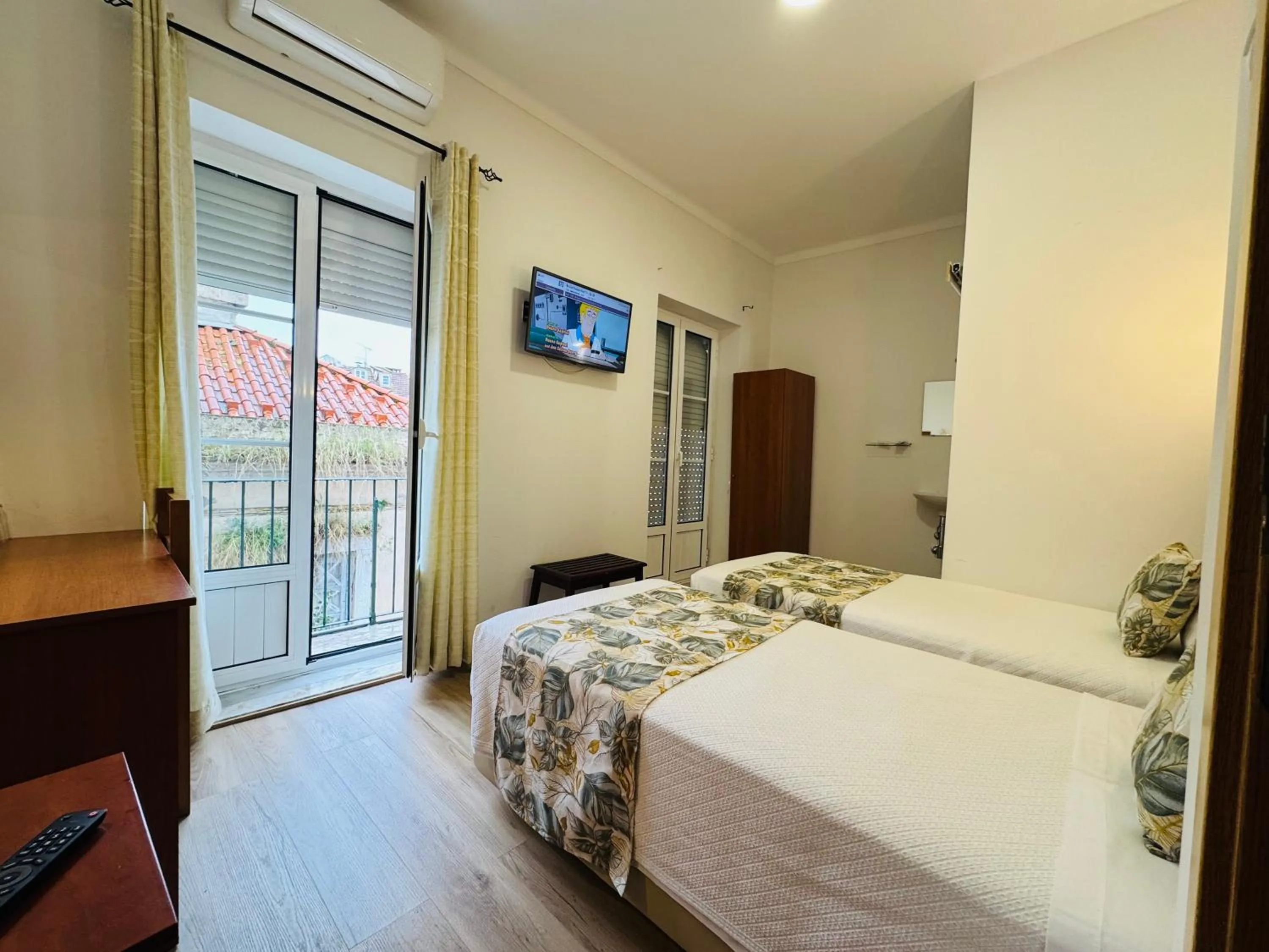 Bed in Residencial Camoes