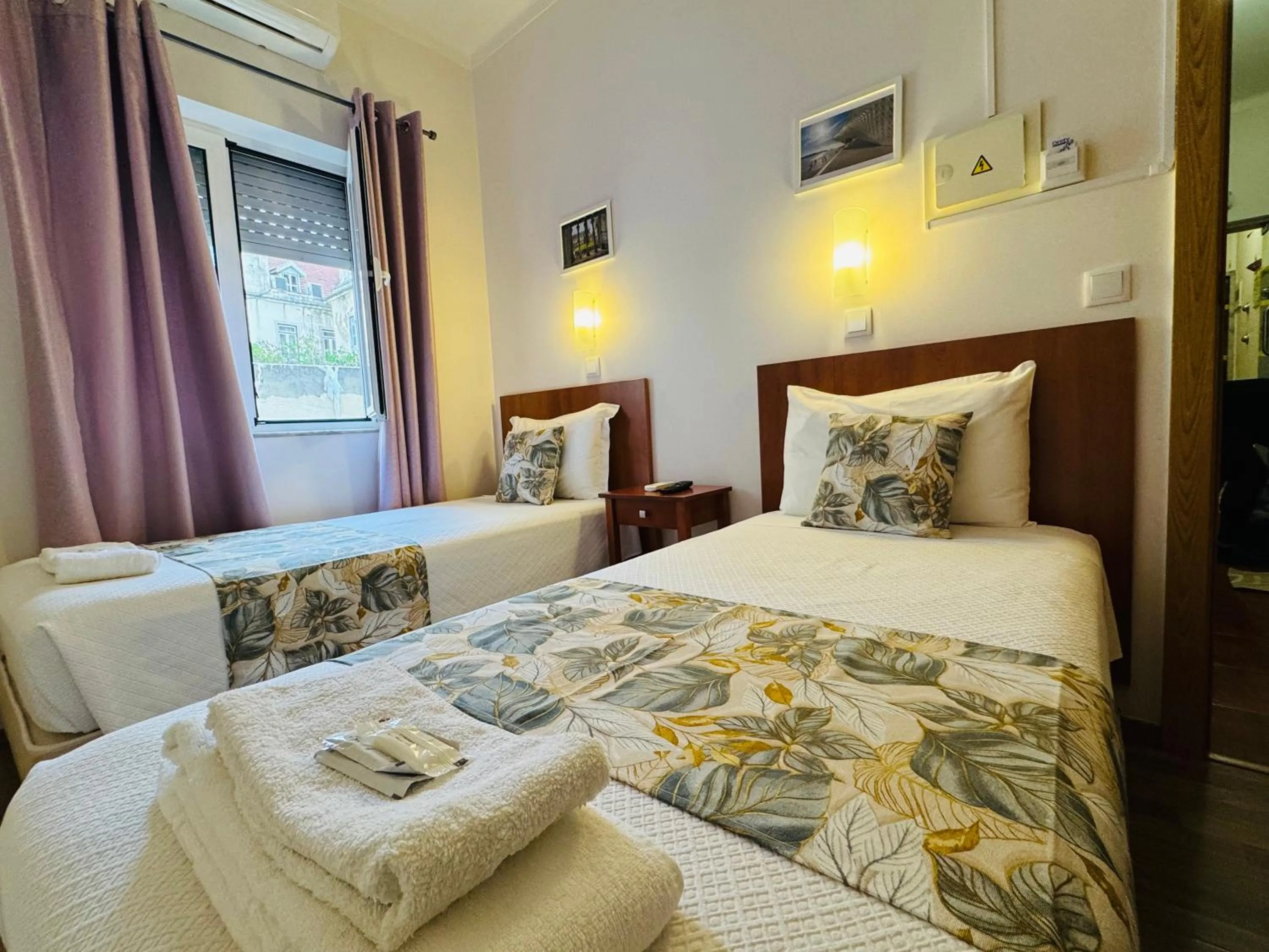 Bed in Residencial Camoes