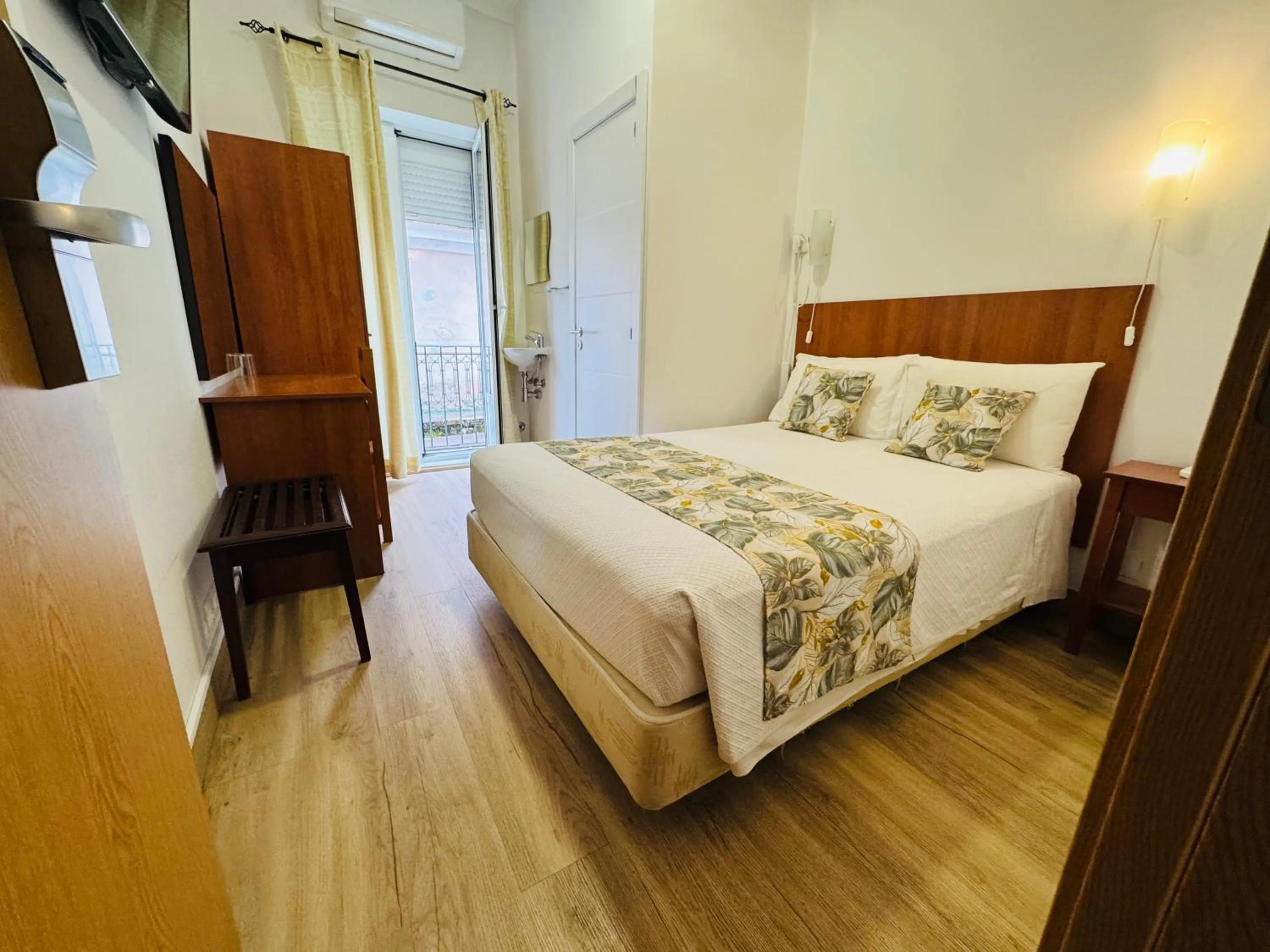 Bed in Residencial Camoes