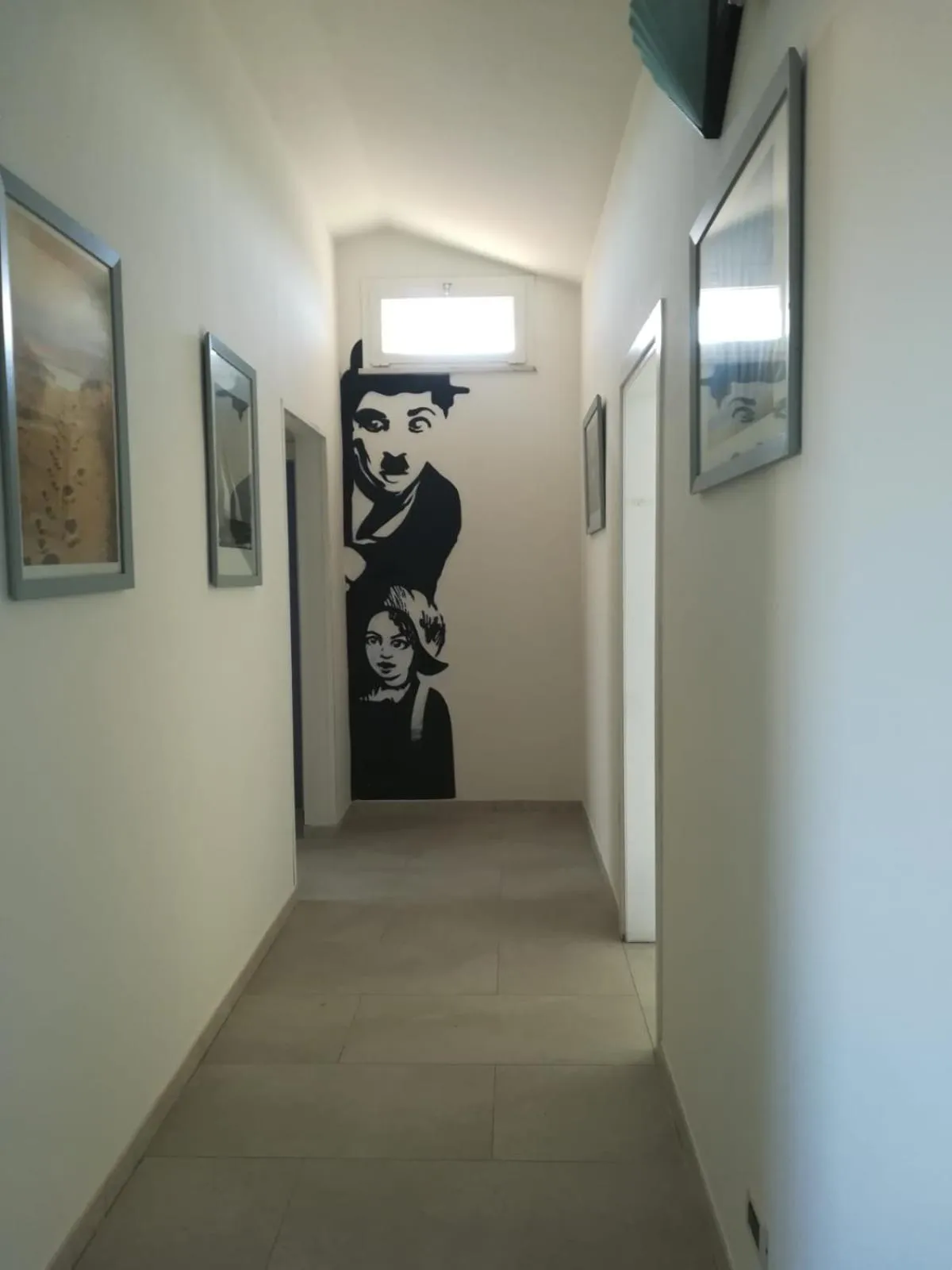 Decorative detail in Kristalex Pet Family Hotel