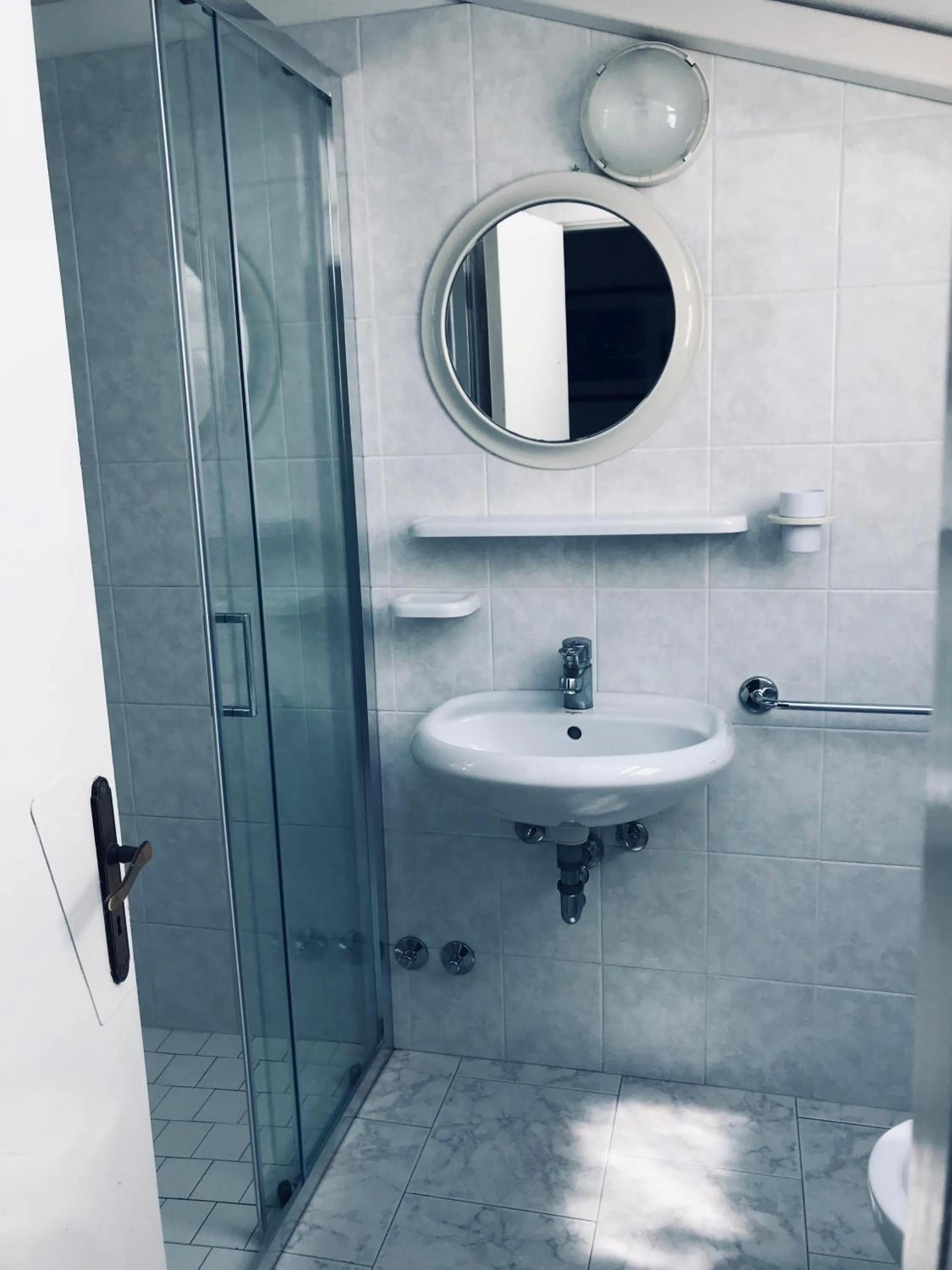 Shower in Kristalex Pet Family Hotel