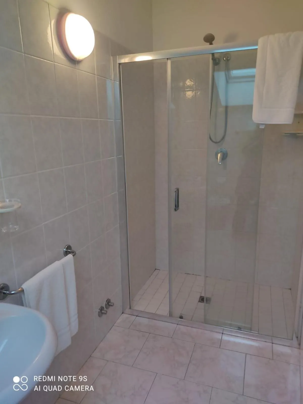 Shower in Kristalex Pet Family Hotel