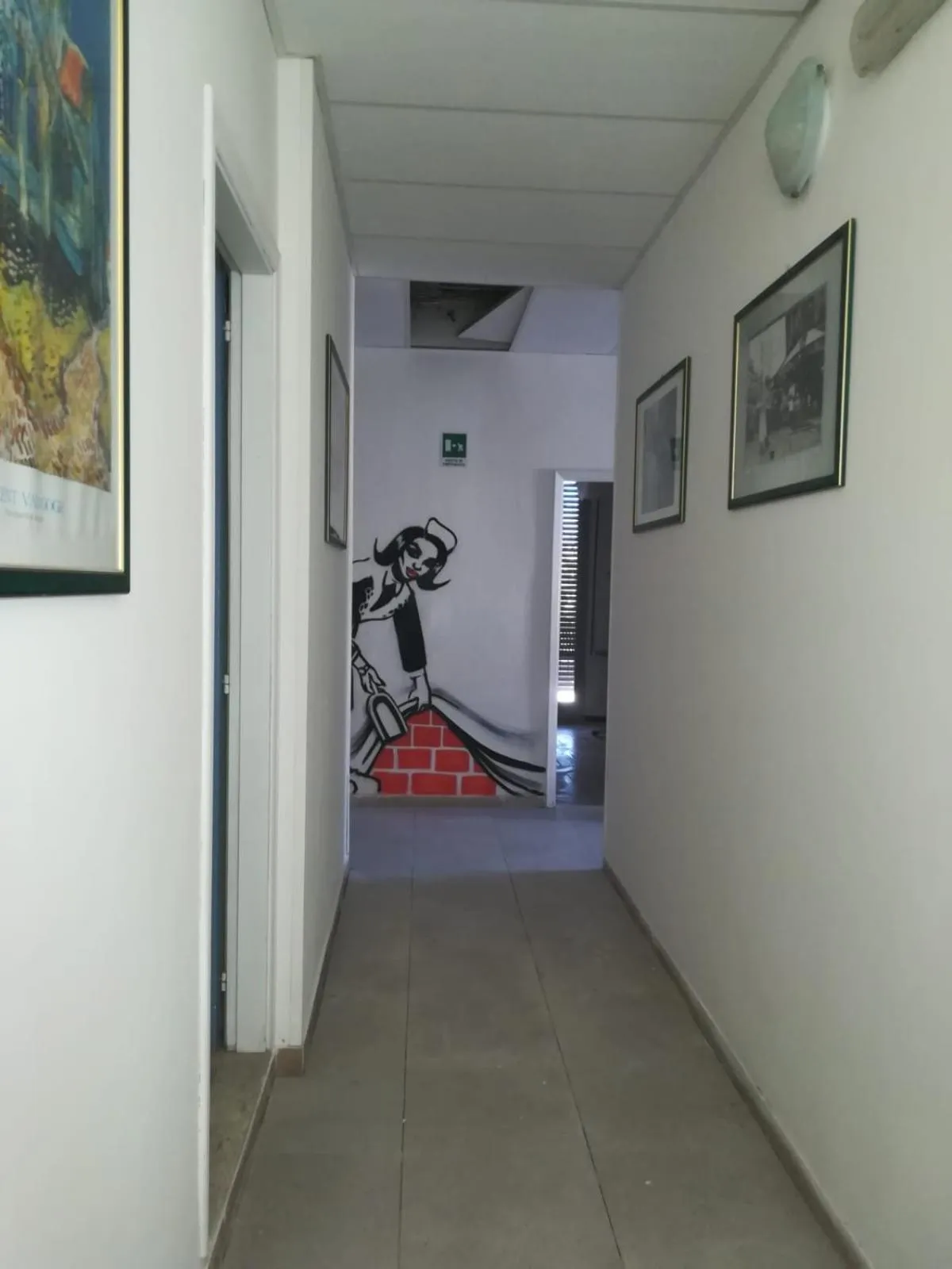 Decorative detail in Kristalex Pet Family Hotel