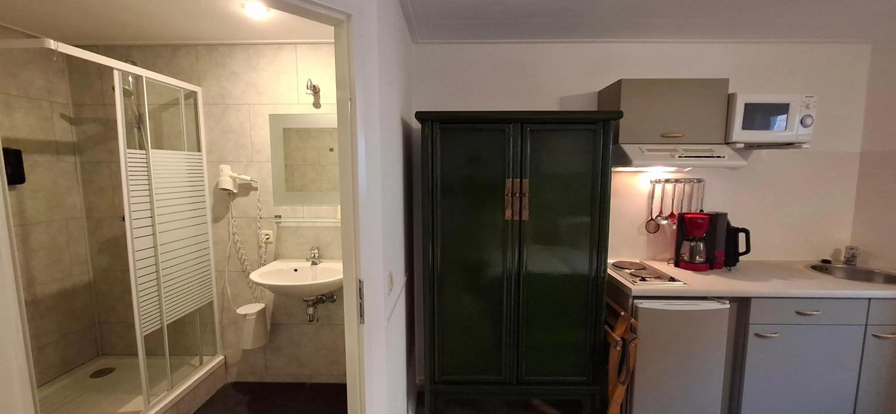 Shower in Hotel Randduin