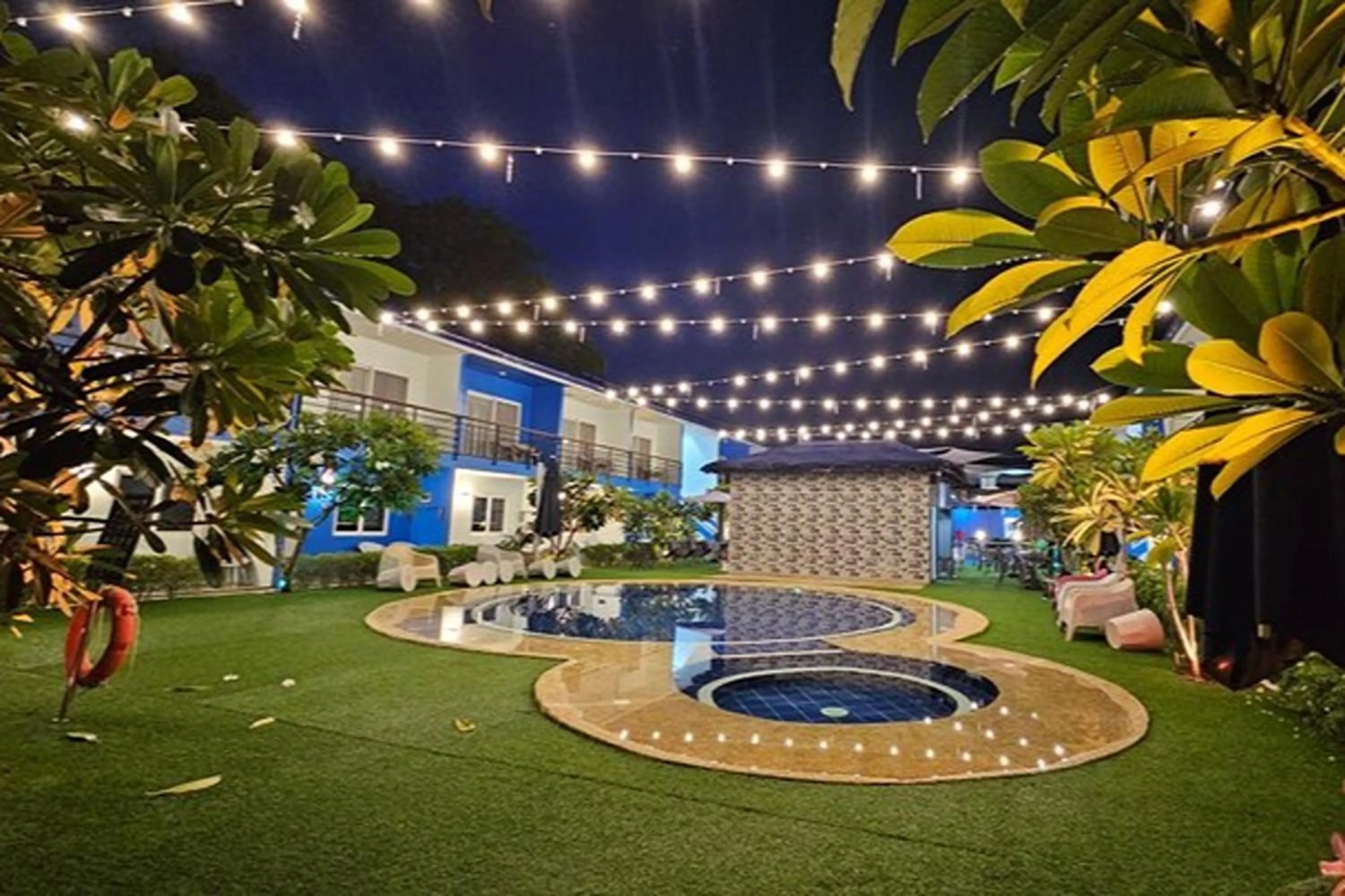 Property building in Casa Blu Hotel & Resort