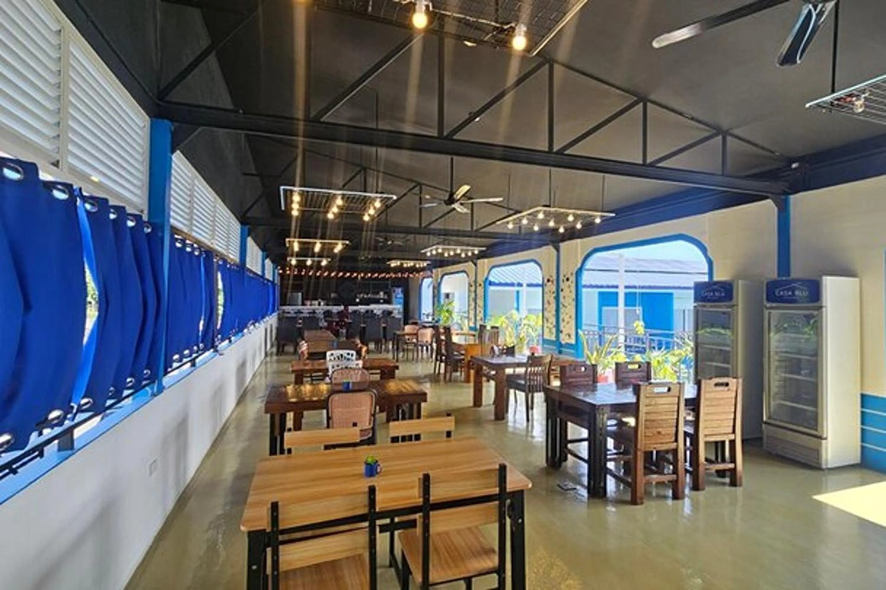Restaurant/places to eat in Casa Blu Hotel & Resort