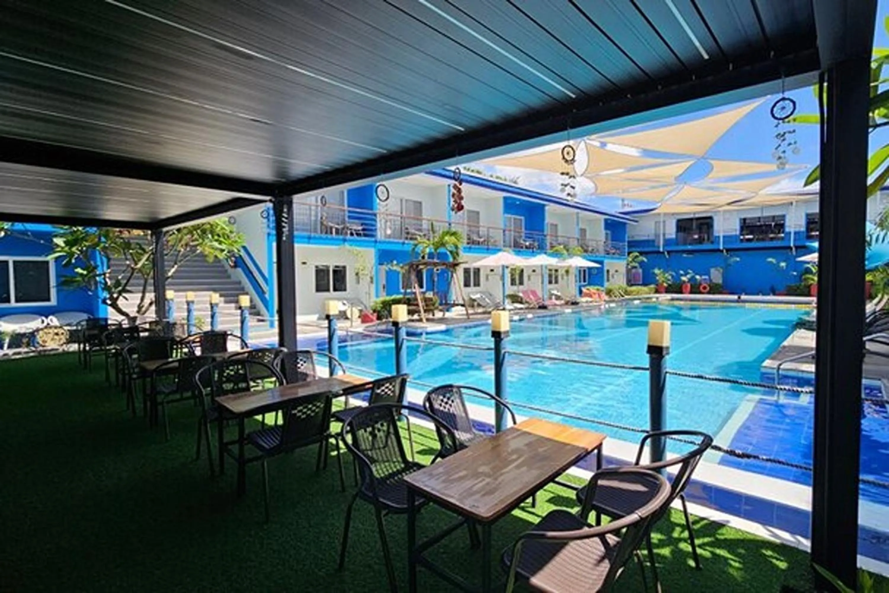 Swimming pool in Casa Blu Hotel & Resort