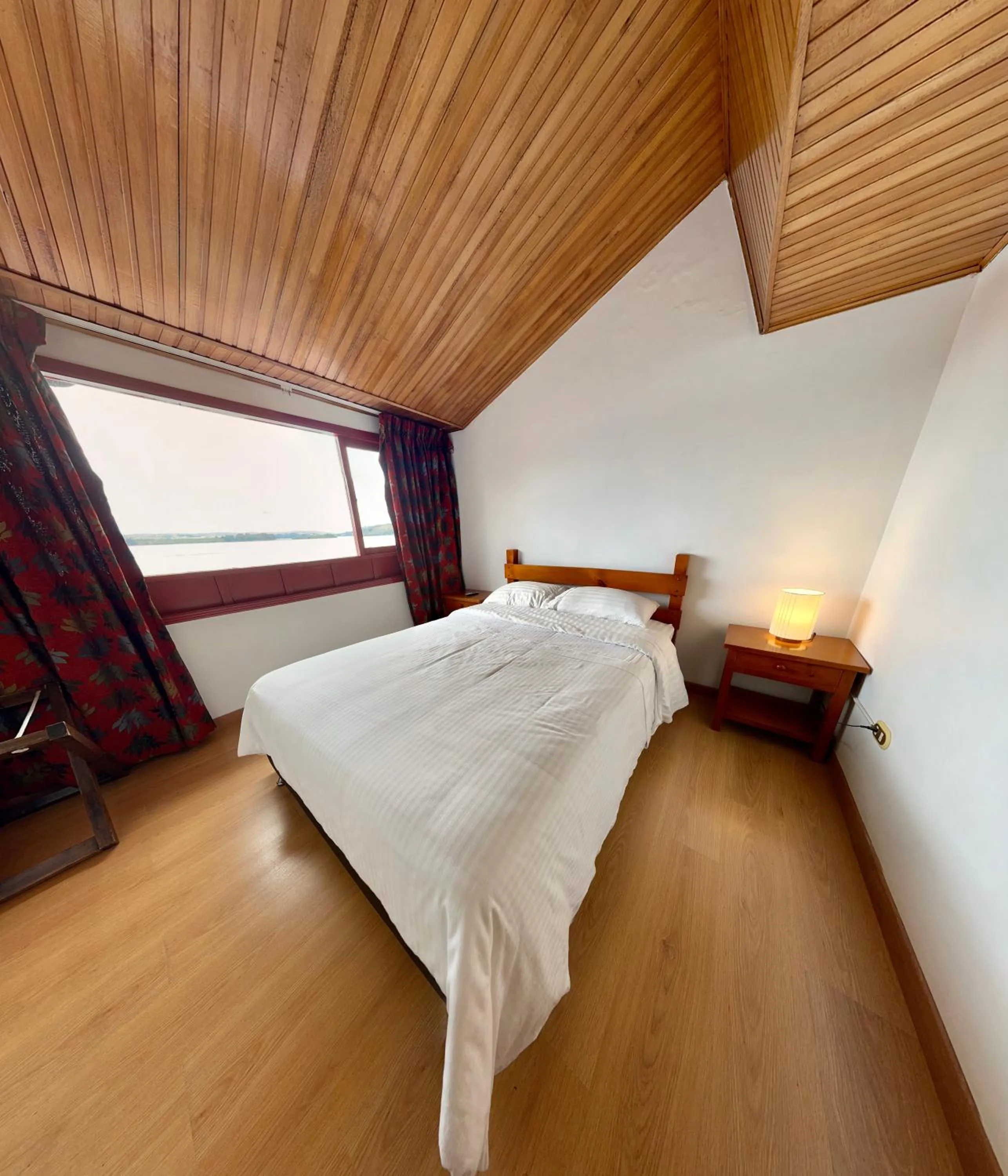 Photo of the whole room, Bed in Hotel Refugio Santa Ines