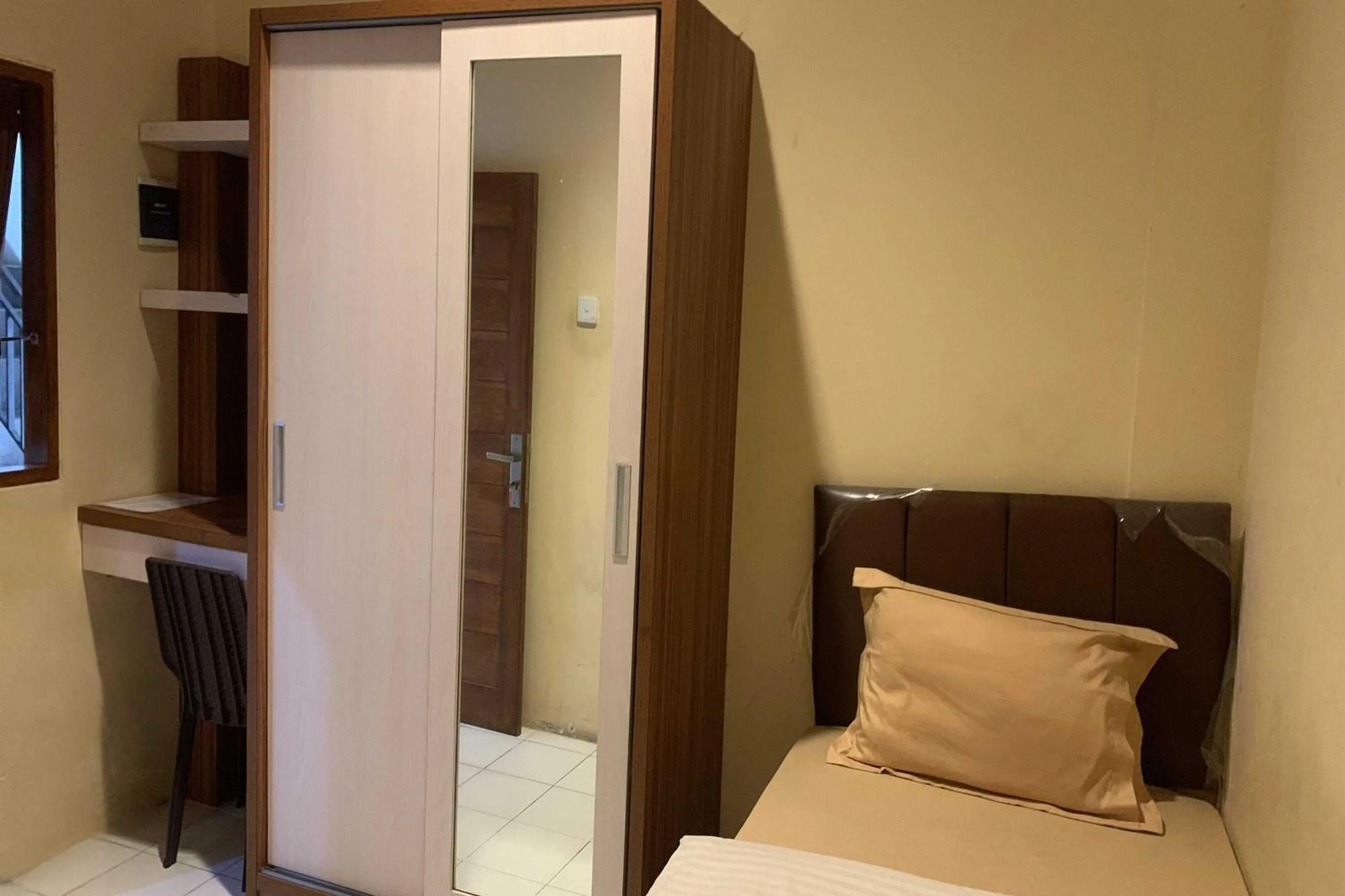 Photo of the whole room, Bed in Residence 21 Syariah