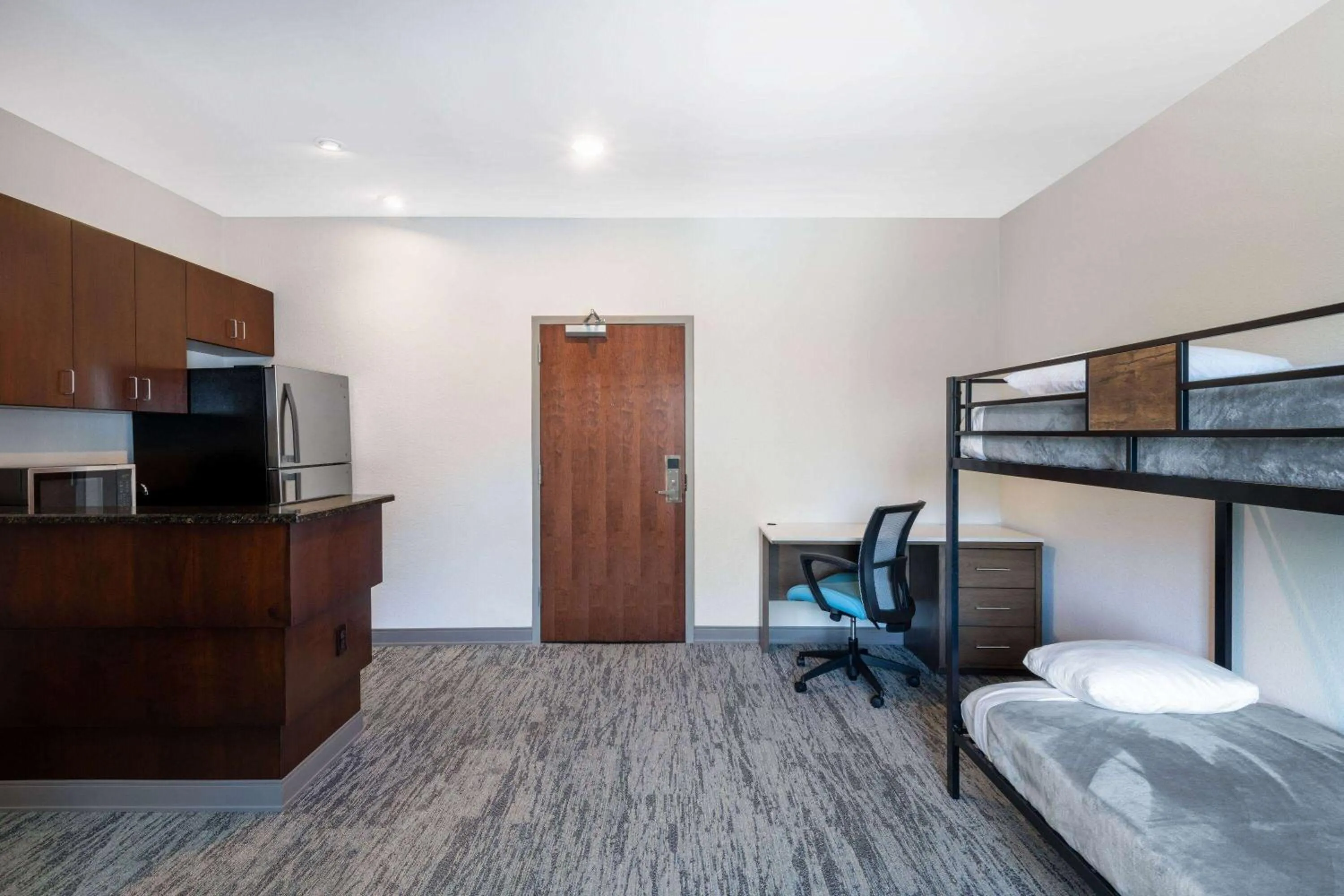 Photo of the whole room, Bed in TRYP by Wyndham Tallahassee North I-10 Capital Circle