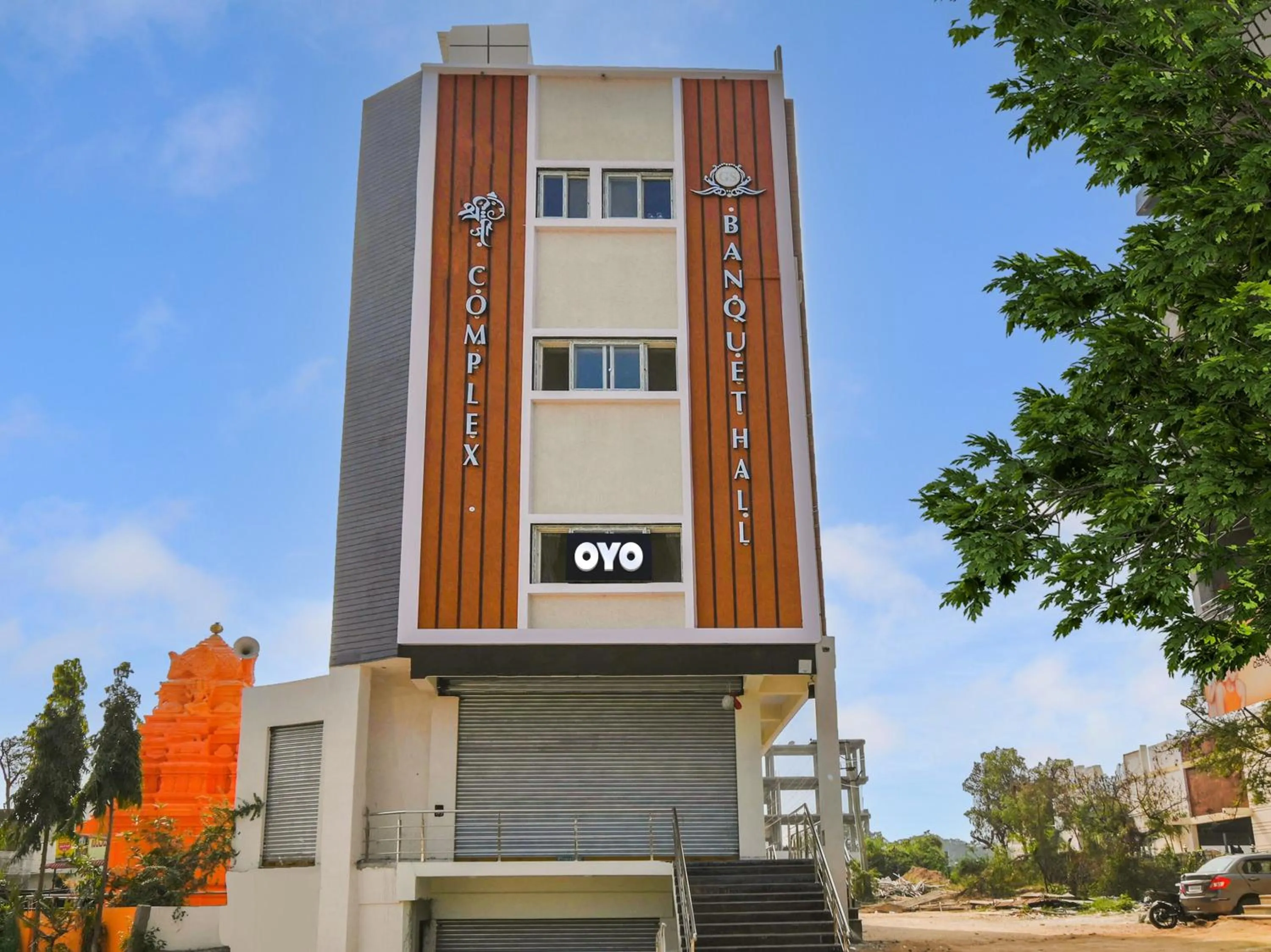 Facade/entrance in Hotel O GS Lodge