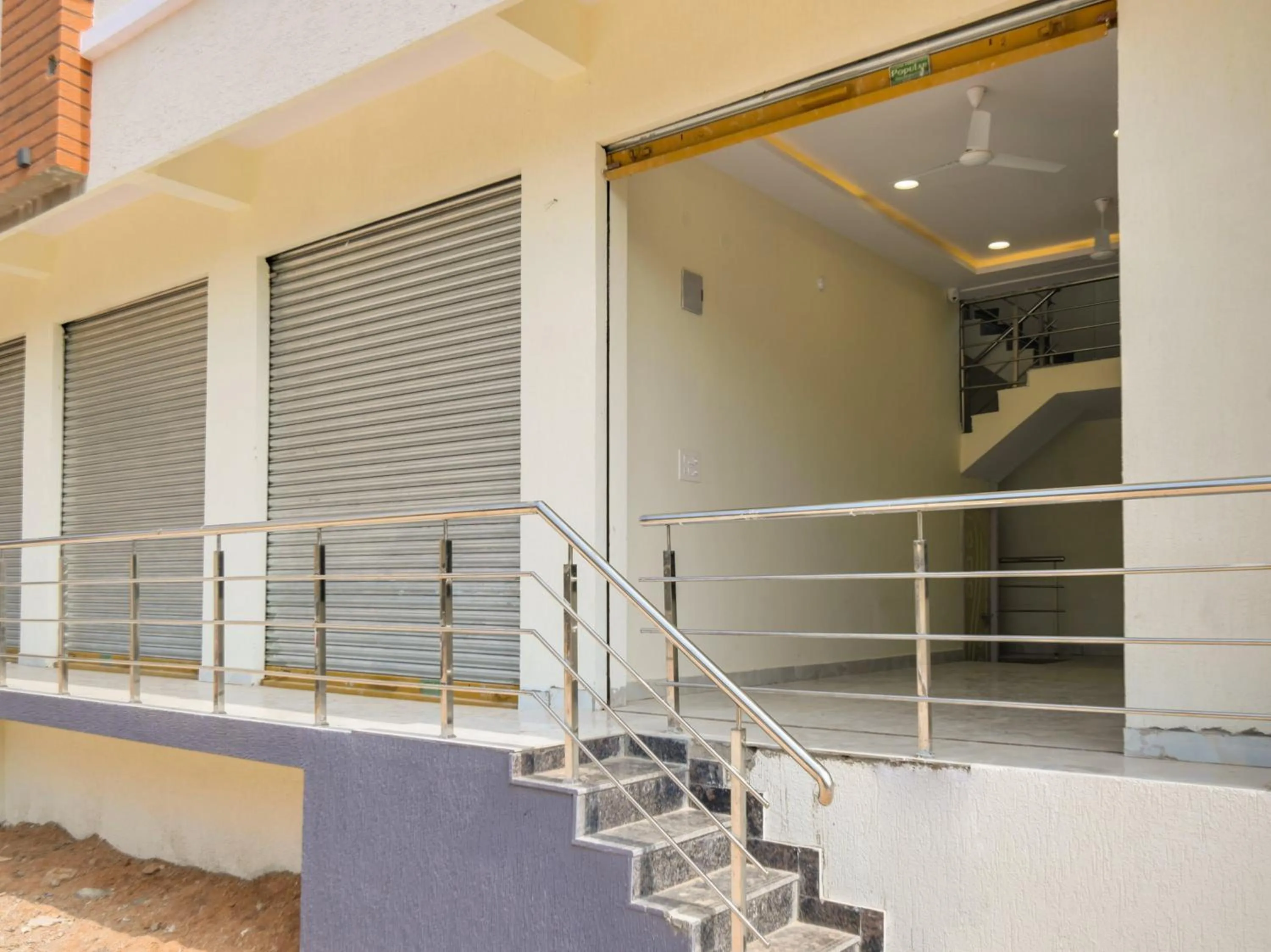 Facade/entrance in Hotel O GS Lodge