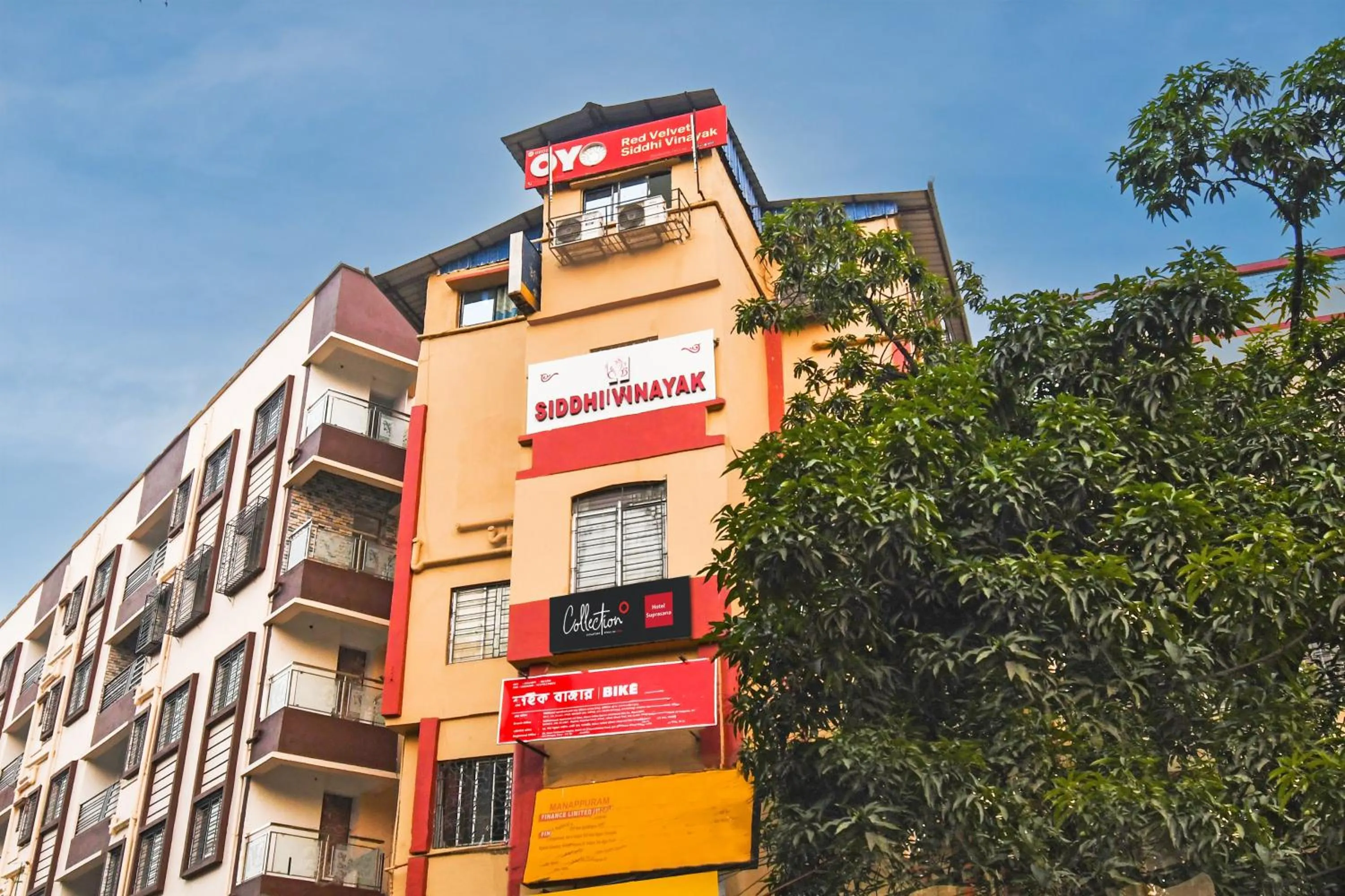 Facade/entrance in Hotel O The Royal Velvet