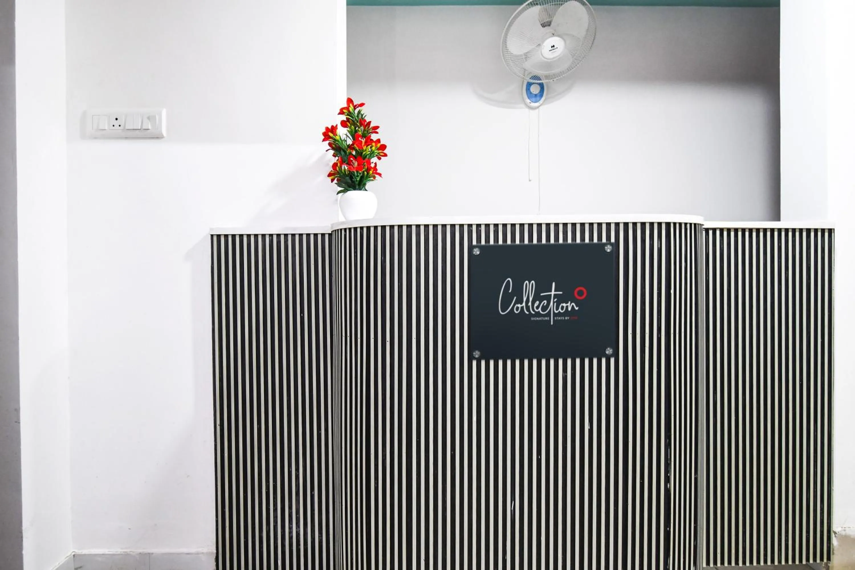 Lobby or reception in Hotel O The Royal Velvet