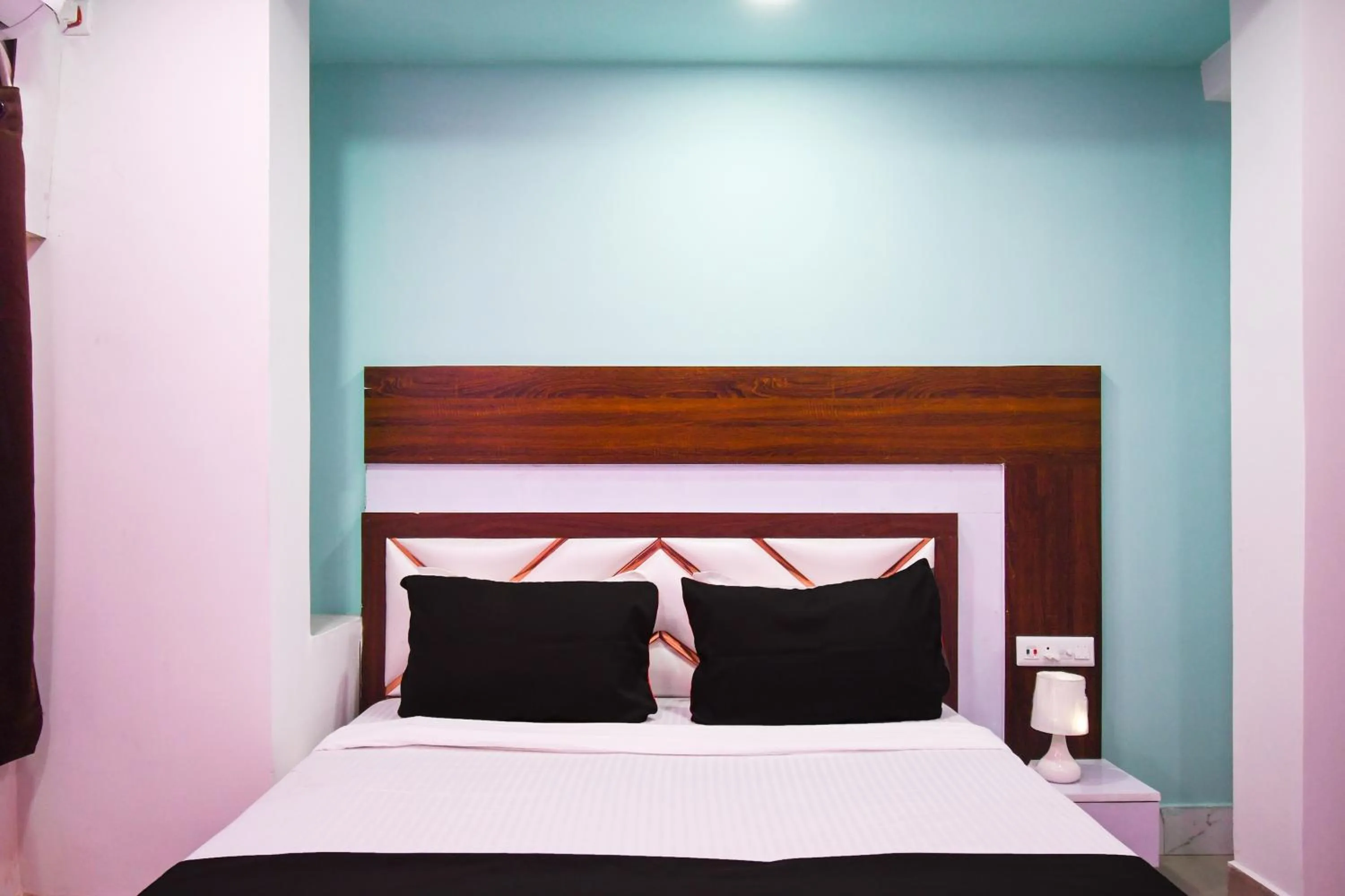 Bedroom, Bed in Hotel O by OYO The Royal Velvet