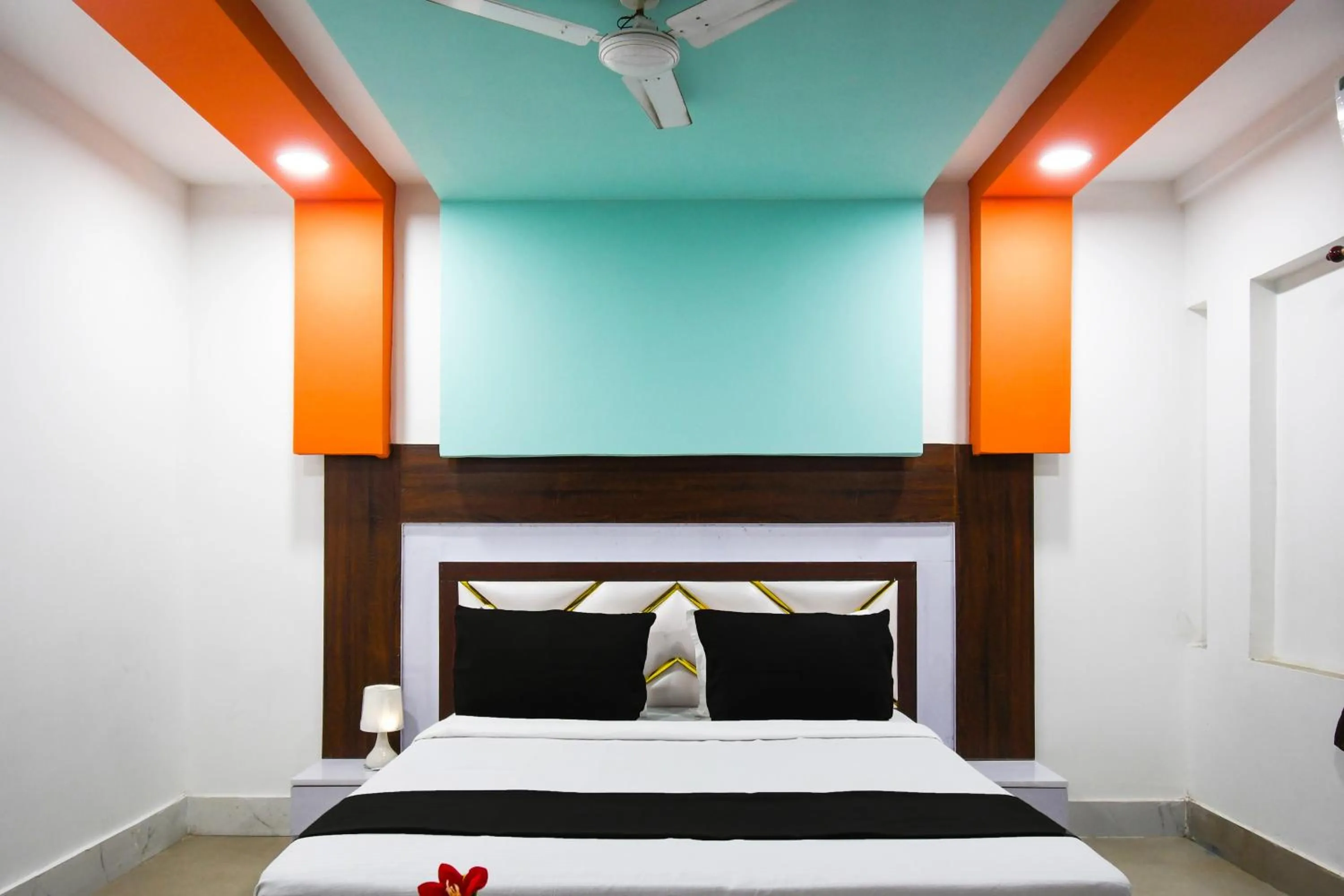 Bedroom, Bed in Hotel O by OYO The Royal Velvet