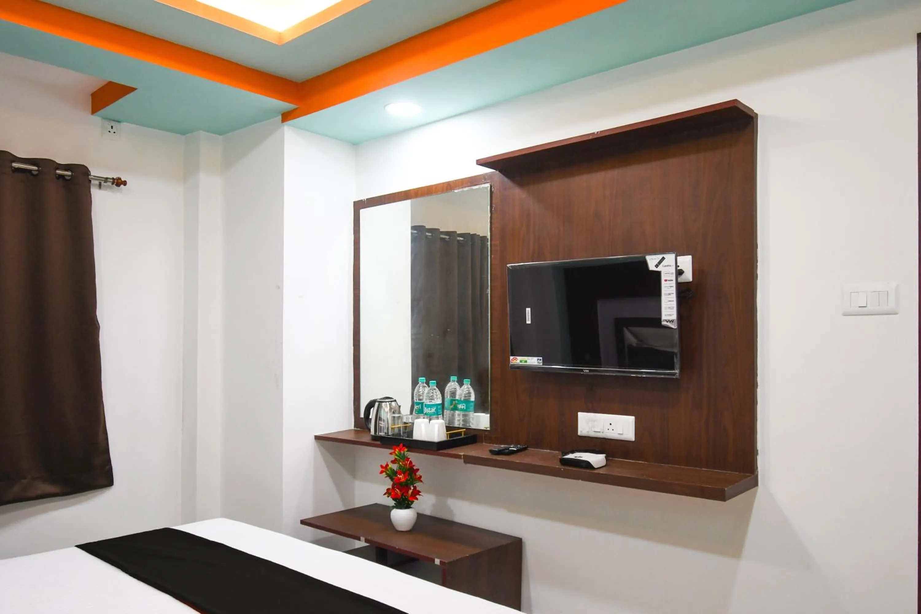 Facade/entrance in Hotel O The Royal Velvet