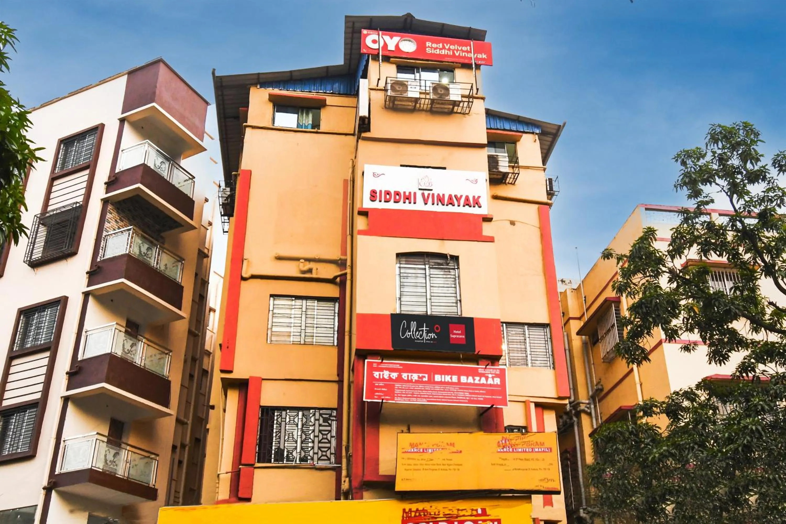 Facade/entrance in Hotel O The Royal Velvet