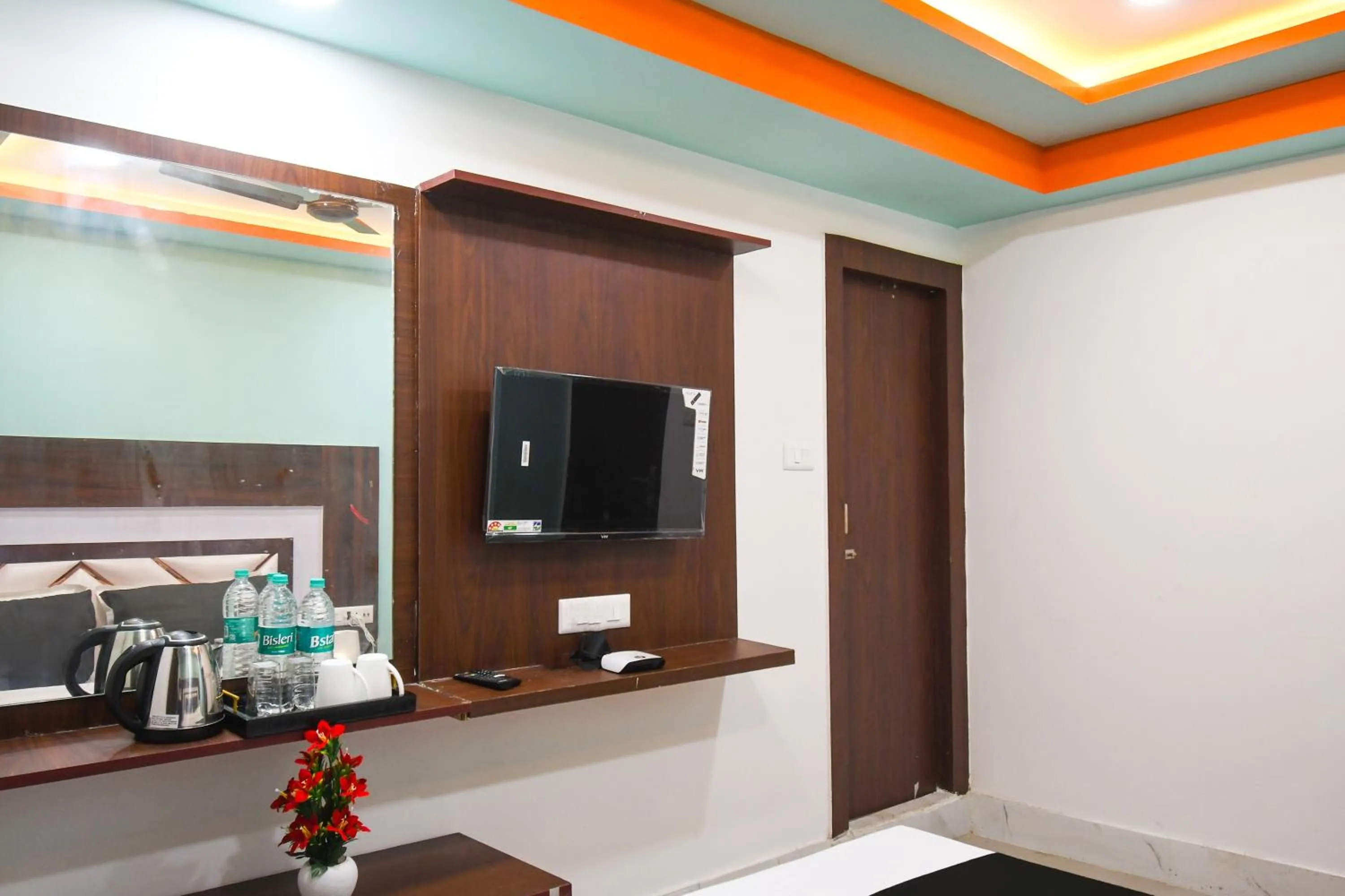 Bedroom in Hotel O by OYO The Royal Velvet