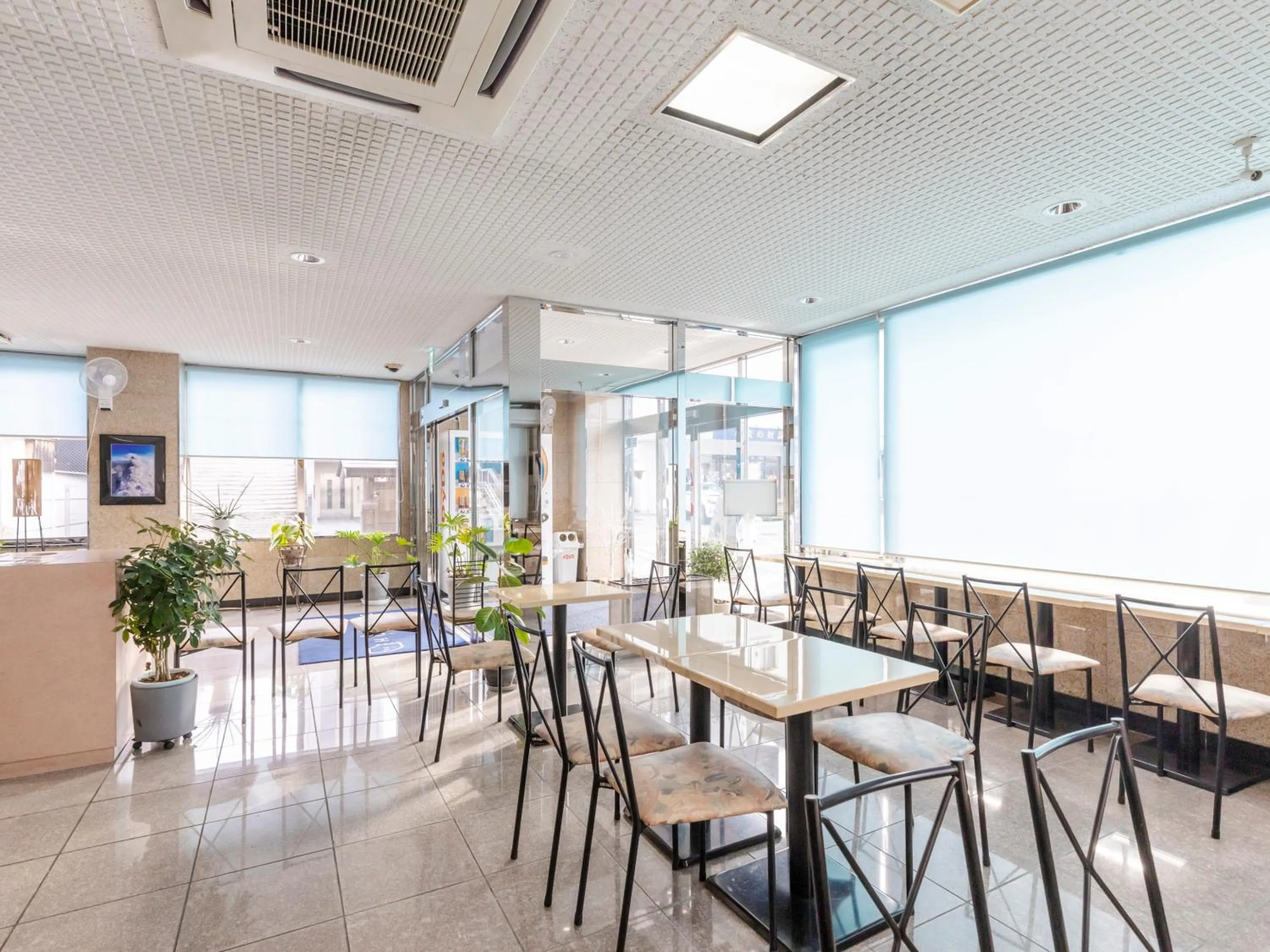Seating area in Hotel HORAIRE Saijo