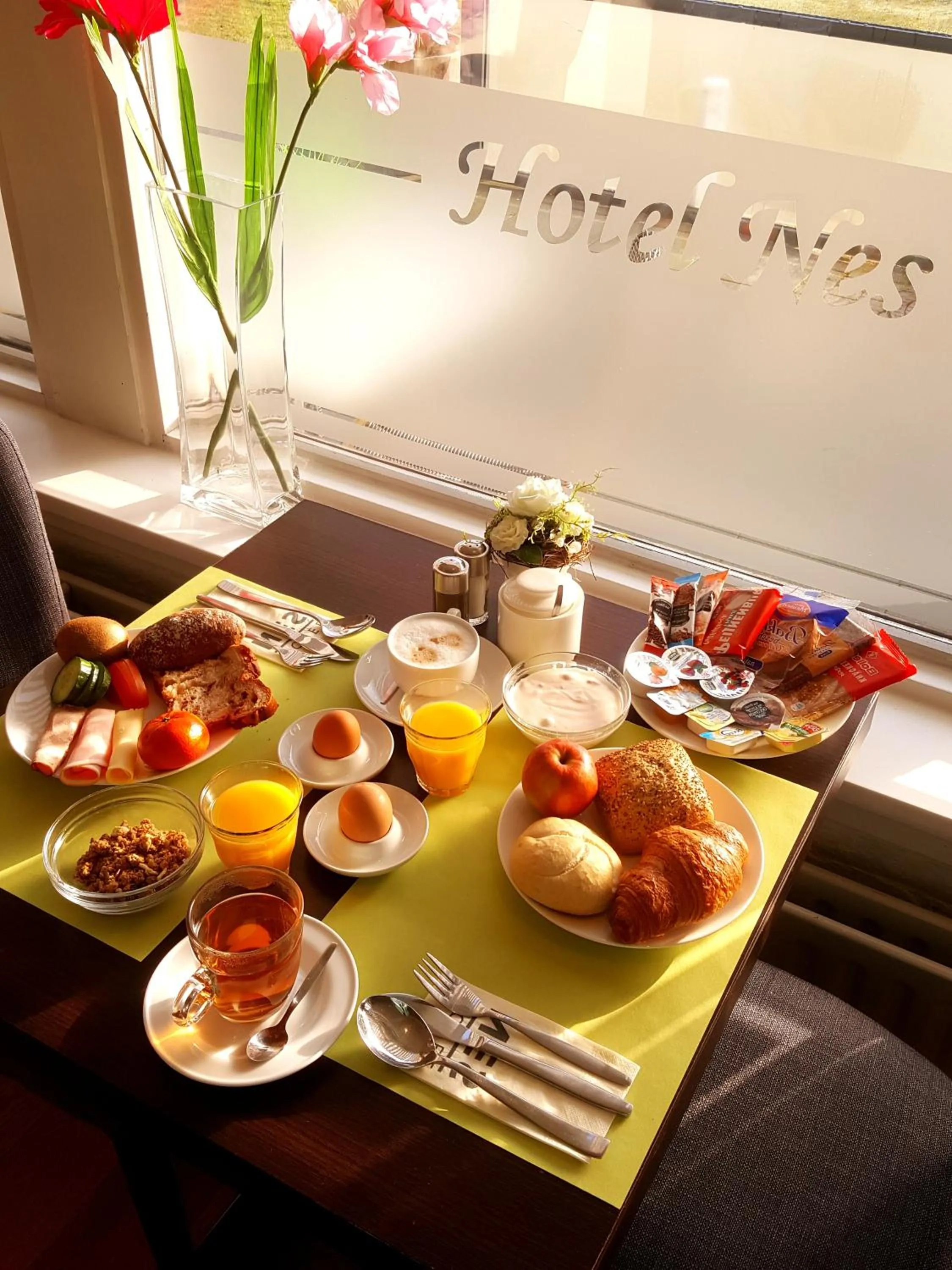 Breakfast in Hotel Nes