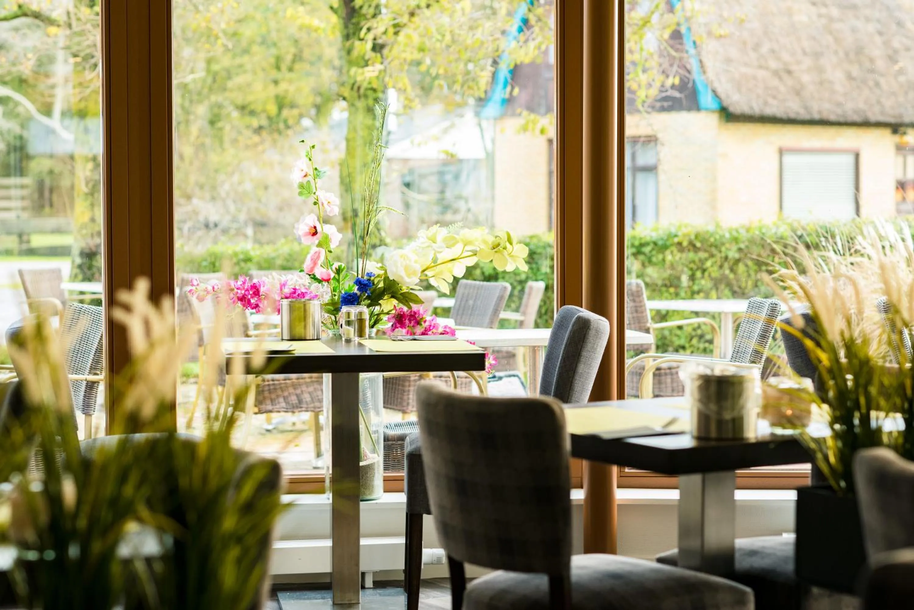 Restaurant/places to eat in Hotel Nes