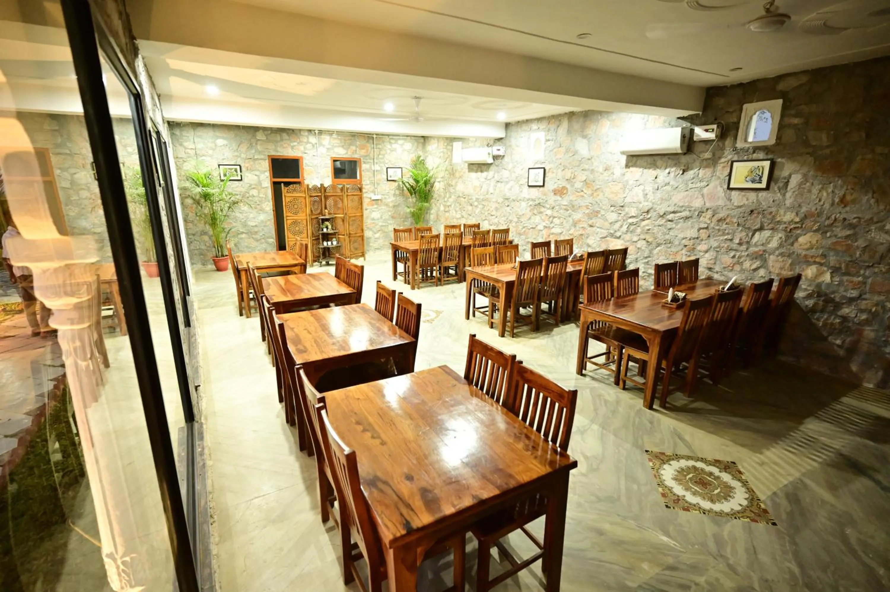 Restaurant/places to eat in The castle crown - Hem Vilas Resort Ranthambhore