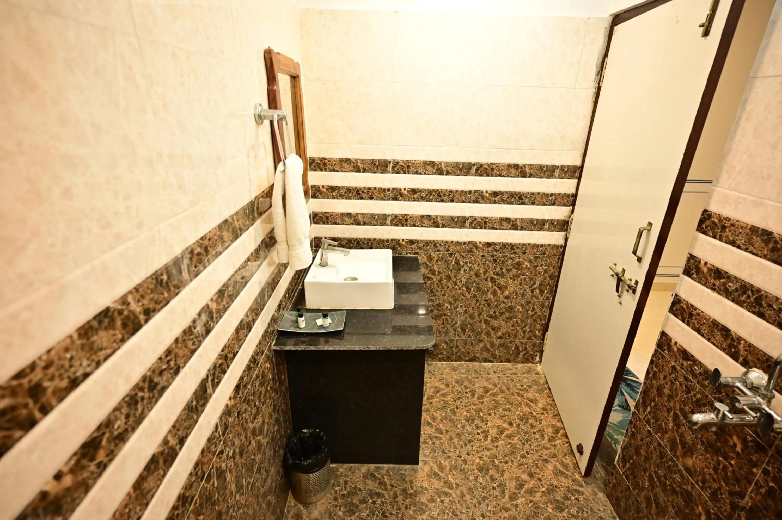Bathroom in The castle crown - Hem Vilas Resort Ranthambhore