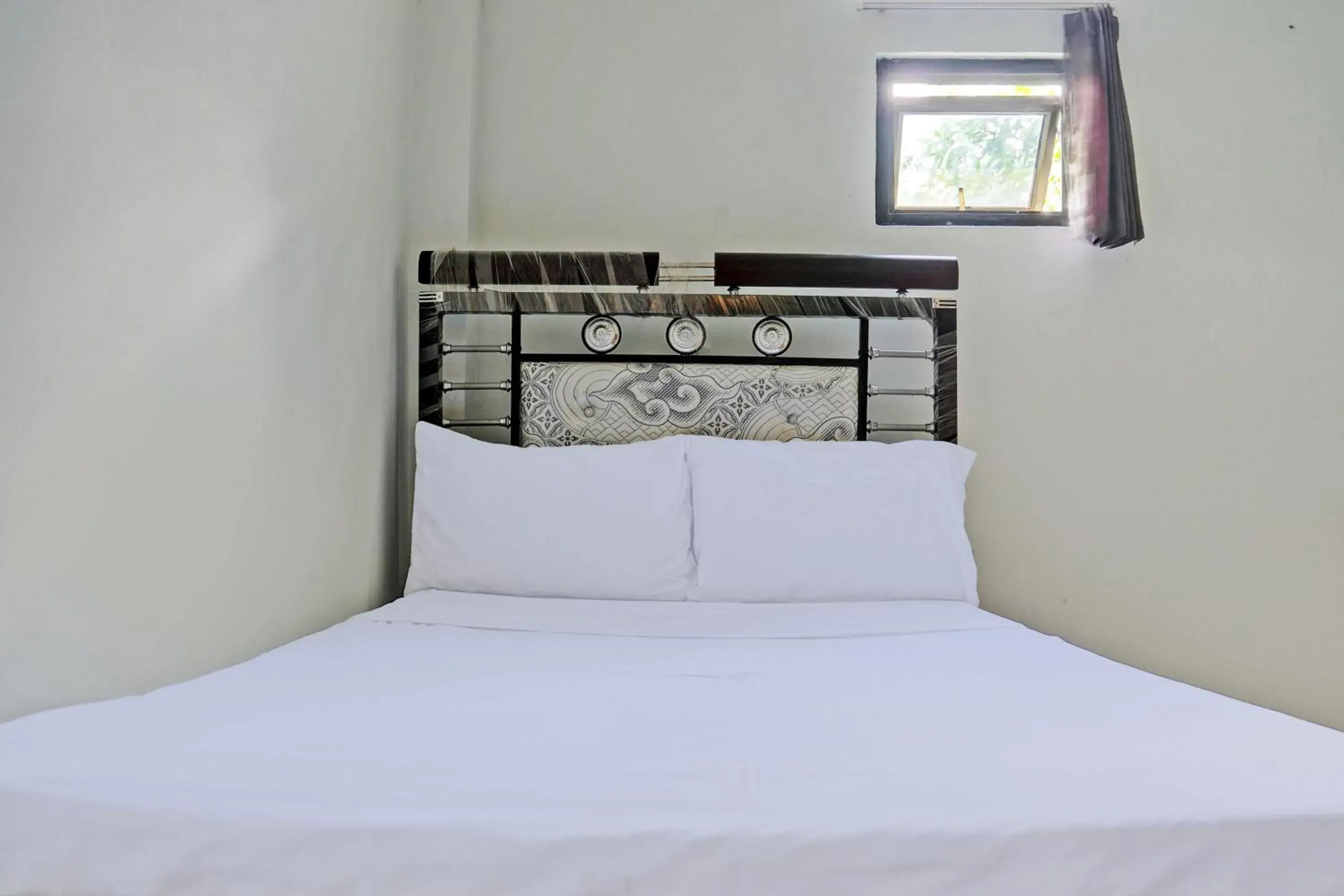 Double Room in Hotel O Penginapan Hj Lilis 2 Syariah Double Room in Hotel O Penginapan Hj Lilis 2 Syariah