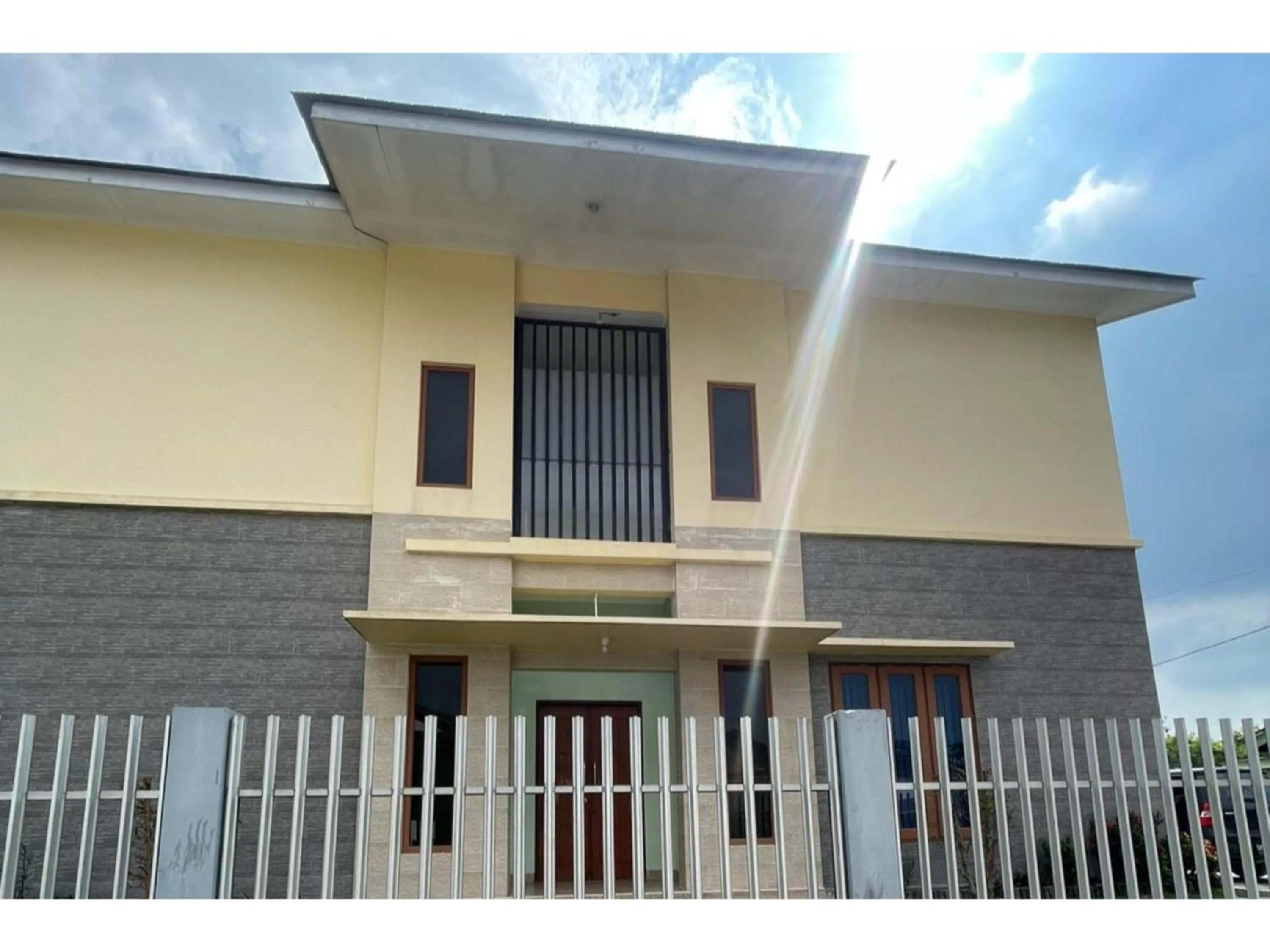 Property building in Hotel O Lona Guest House SyariahNearScience Park Universitas Riau