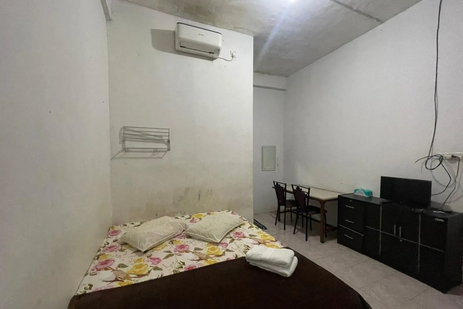Bedroom in Hotel O Lona Guest House SyariahNearScience Park Universitas Riau