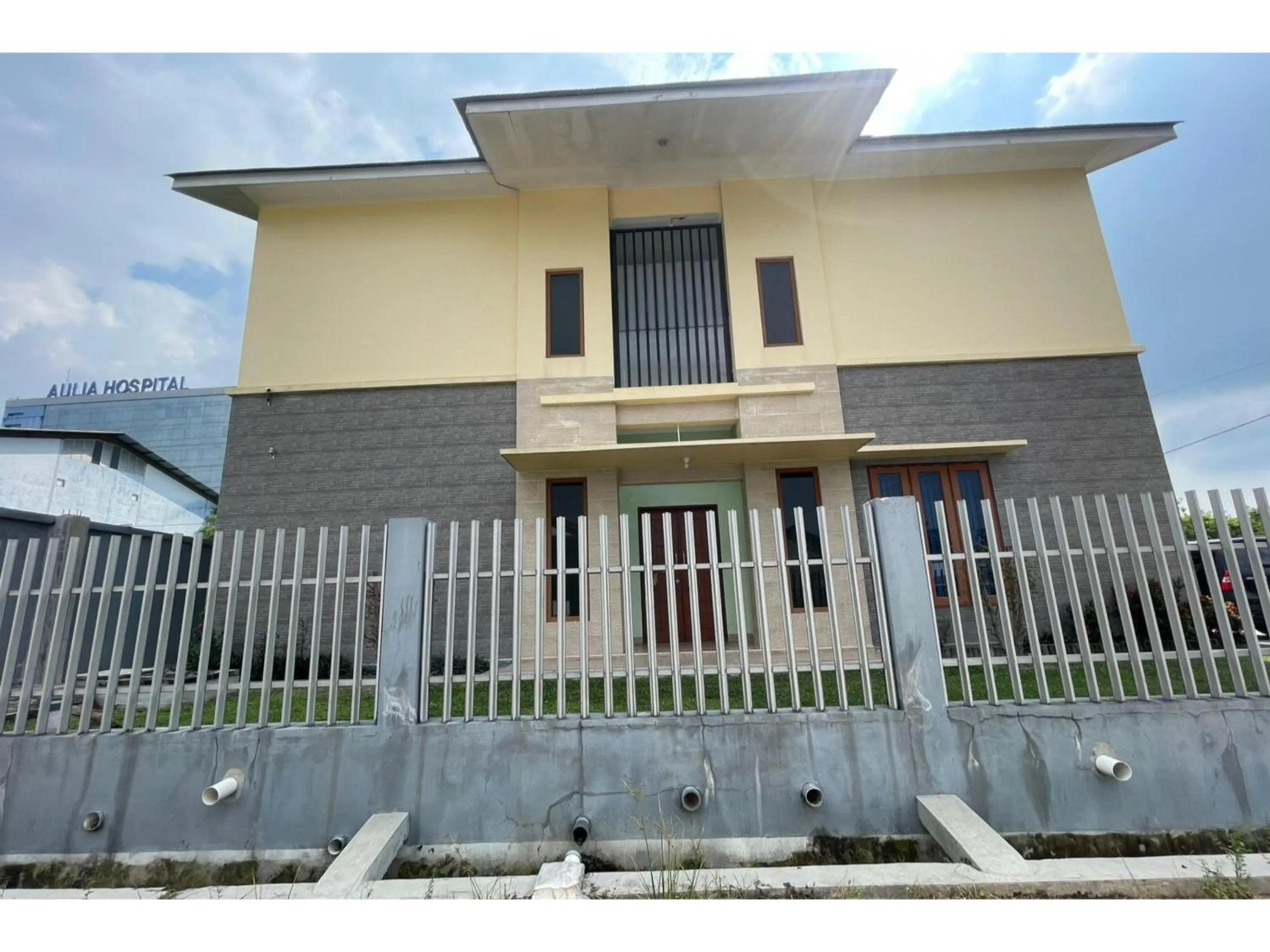 Property building in Hotel O Lona Guest House SyariahNearScience Park Universitas Riau