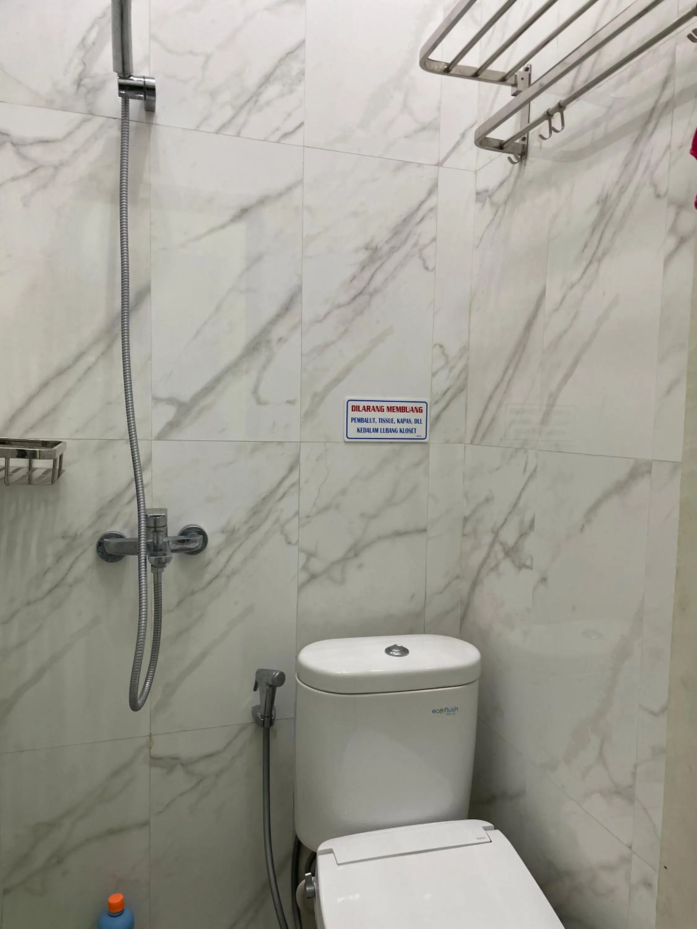 Bathroom in OYO 93412 Kost Irma Syariah Near UPTD SMP Negeri 8 Parepare