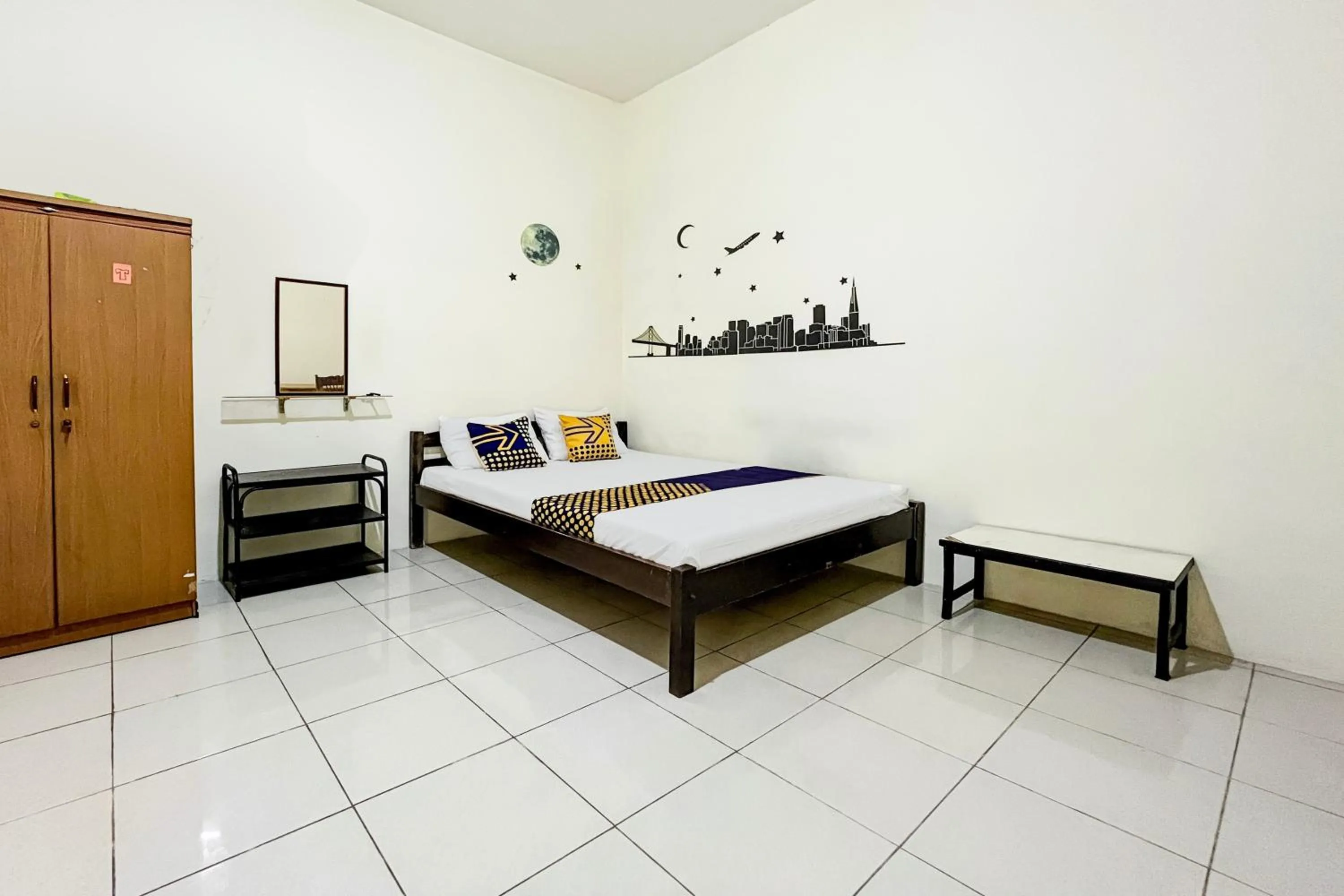 Bedroom, Bed in OYO Life 93398 Sudimoro Guest House Syariah