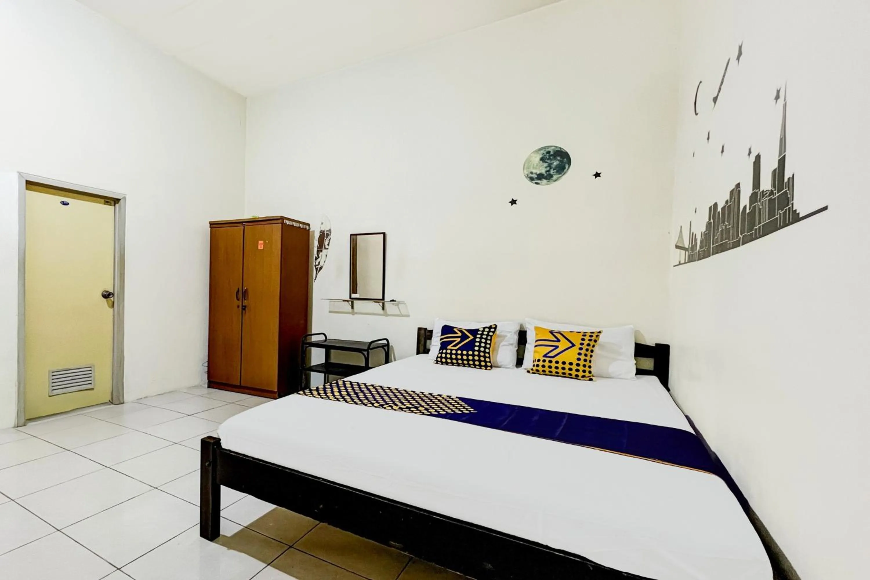 Bedroom, Bed in OYO Life 93398 Sudimoro Guest House Syariah