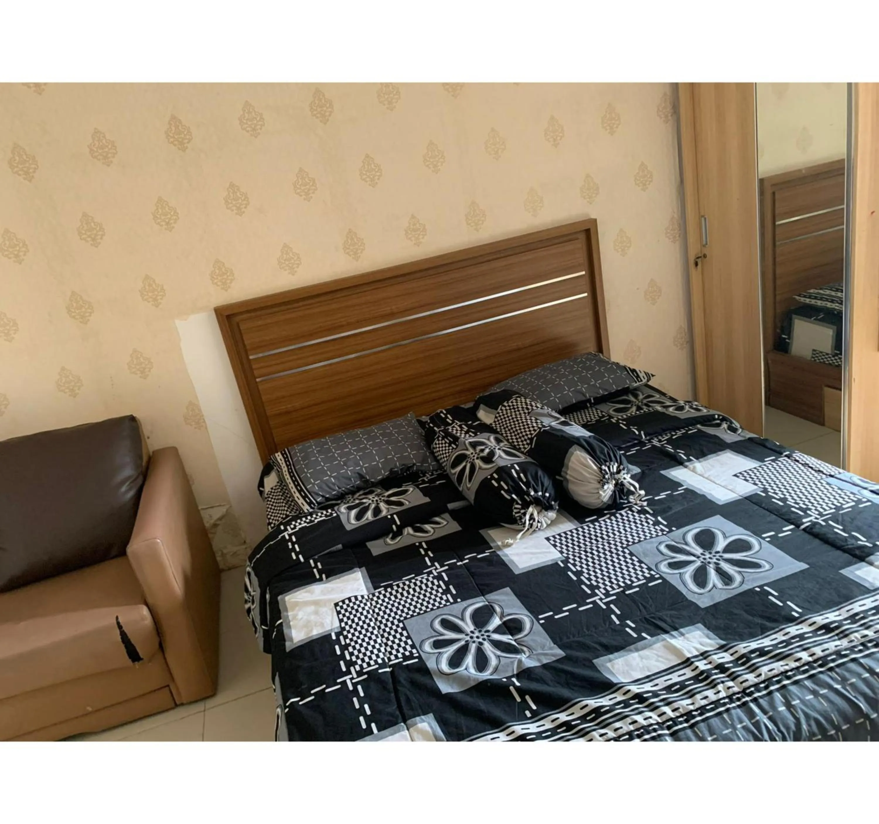 Bedroom, Bed in OYO Life 93374 Andira Inn