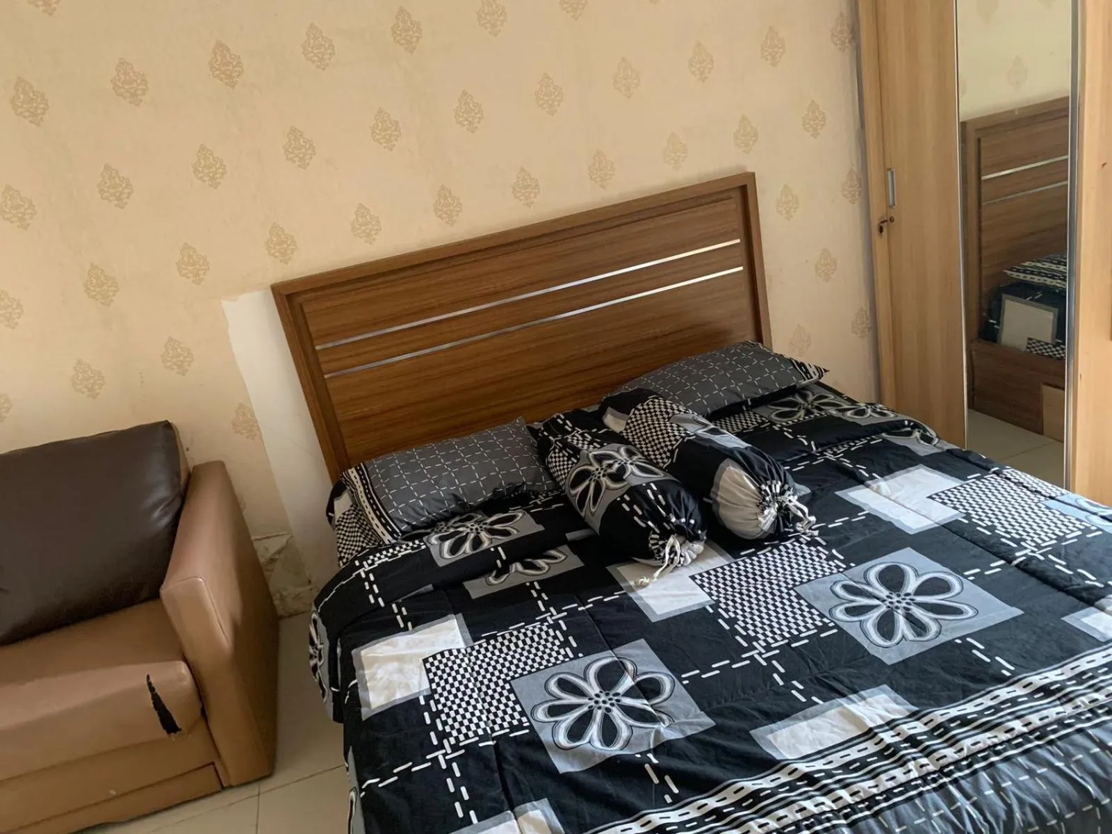 Bedroom, Bed in OYO Life 93374 Andira Inn